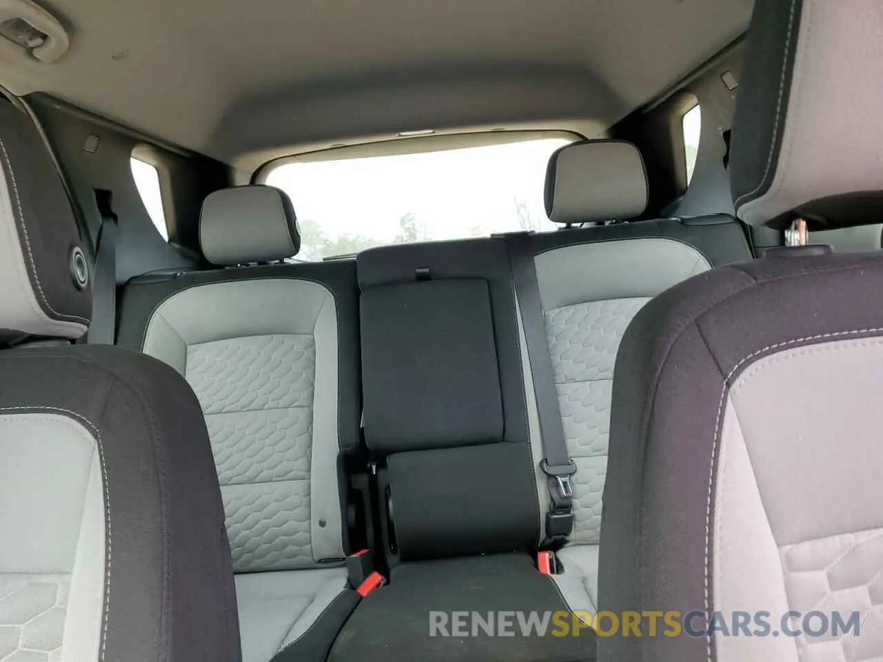 10 Photograph of a damaged car 2GNAXHEV8L6101079 CHEVROLET EQUINOX 2020