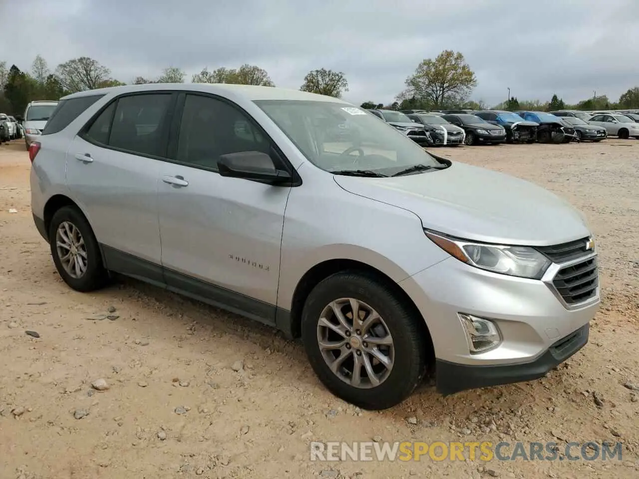 4 Photograph of a damaged car 2GNAXHEV8L6101079 CHEVROLET EQUINOX 2020
