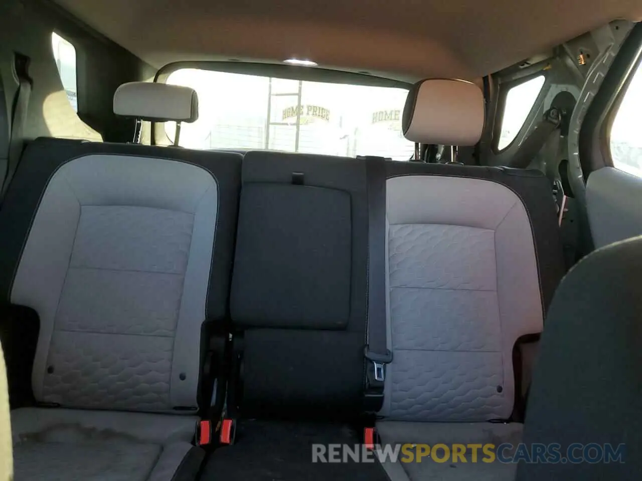 10 Photograph of a damaged car 2GNAXHEV8L6166563 CHEVROLET EQUINOX 2020