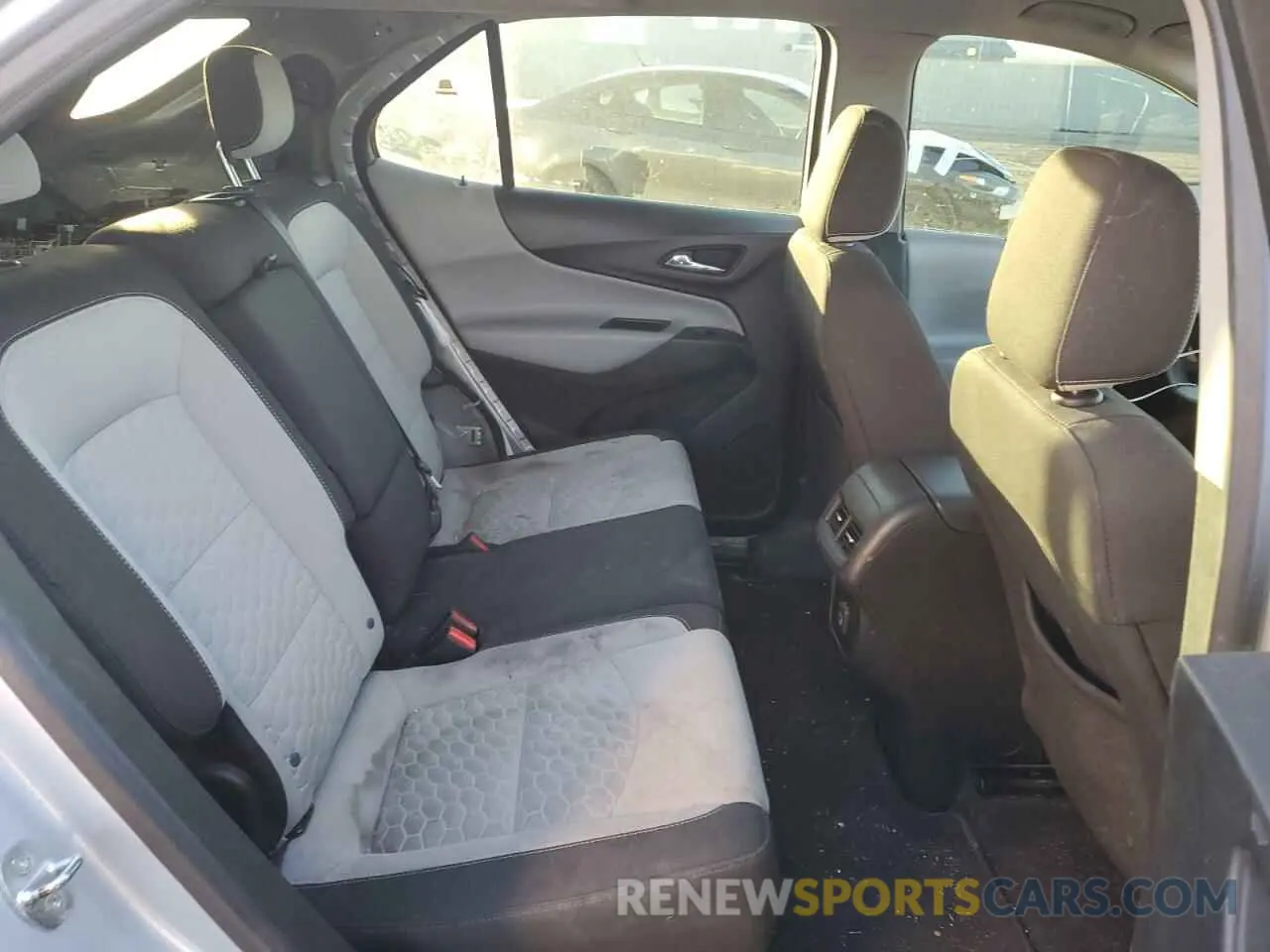 11 Photograph of a damaged car 2GNAXHEV8L6166563 CHEVROLET EQUINOX 2020