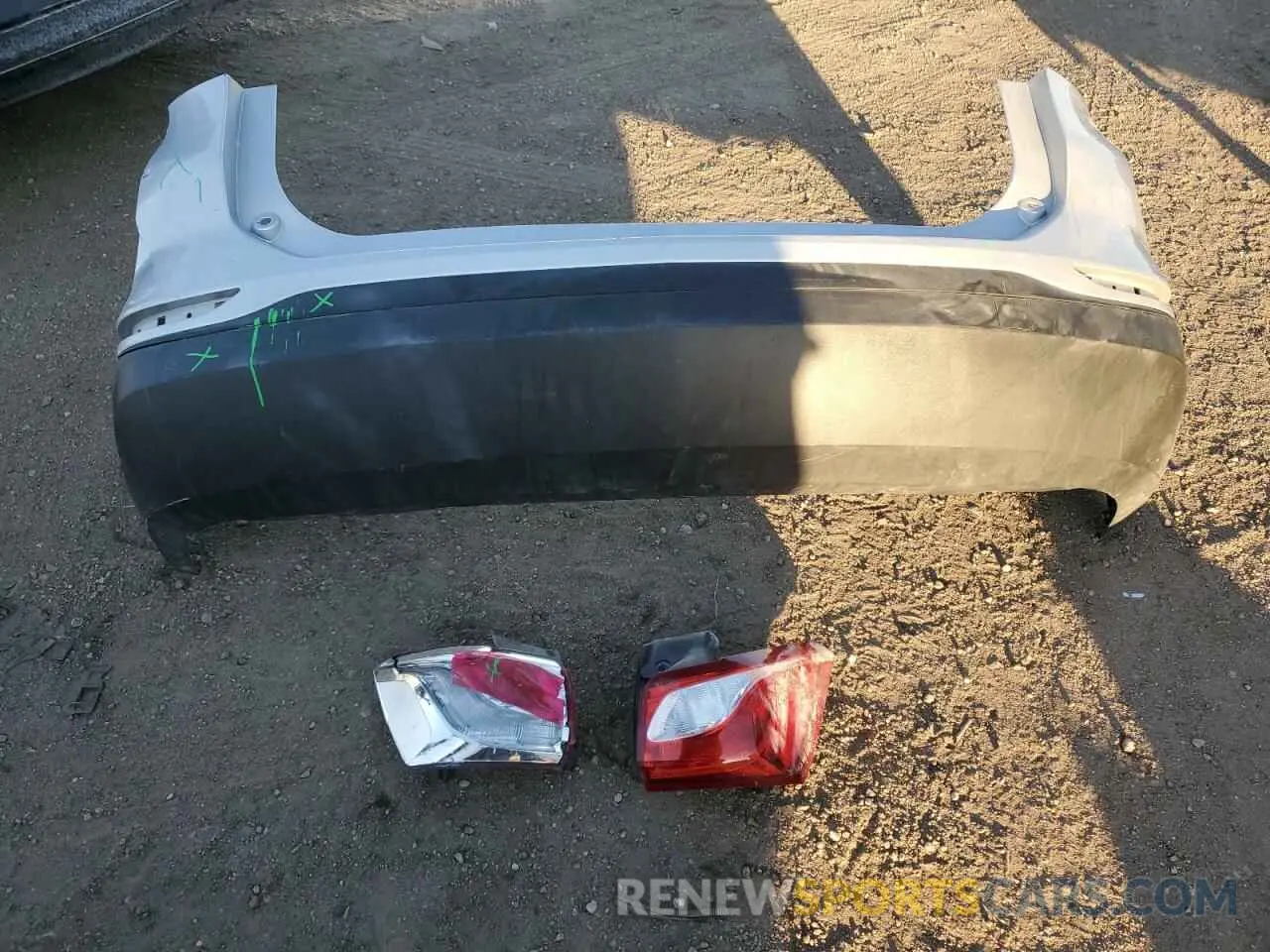 13 Photograph of a damaged car 2GNAXHEV8L6166563 CHEVROLET EQUINOX 2020