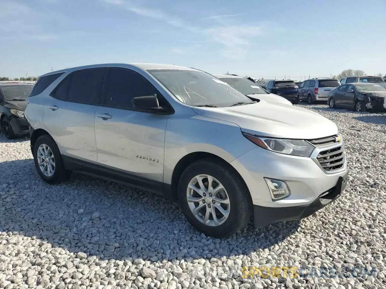 4 Photograph of a damaged car 2GNAXHEV8L6166563 CHEVROLET EQUINOX 2020