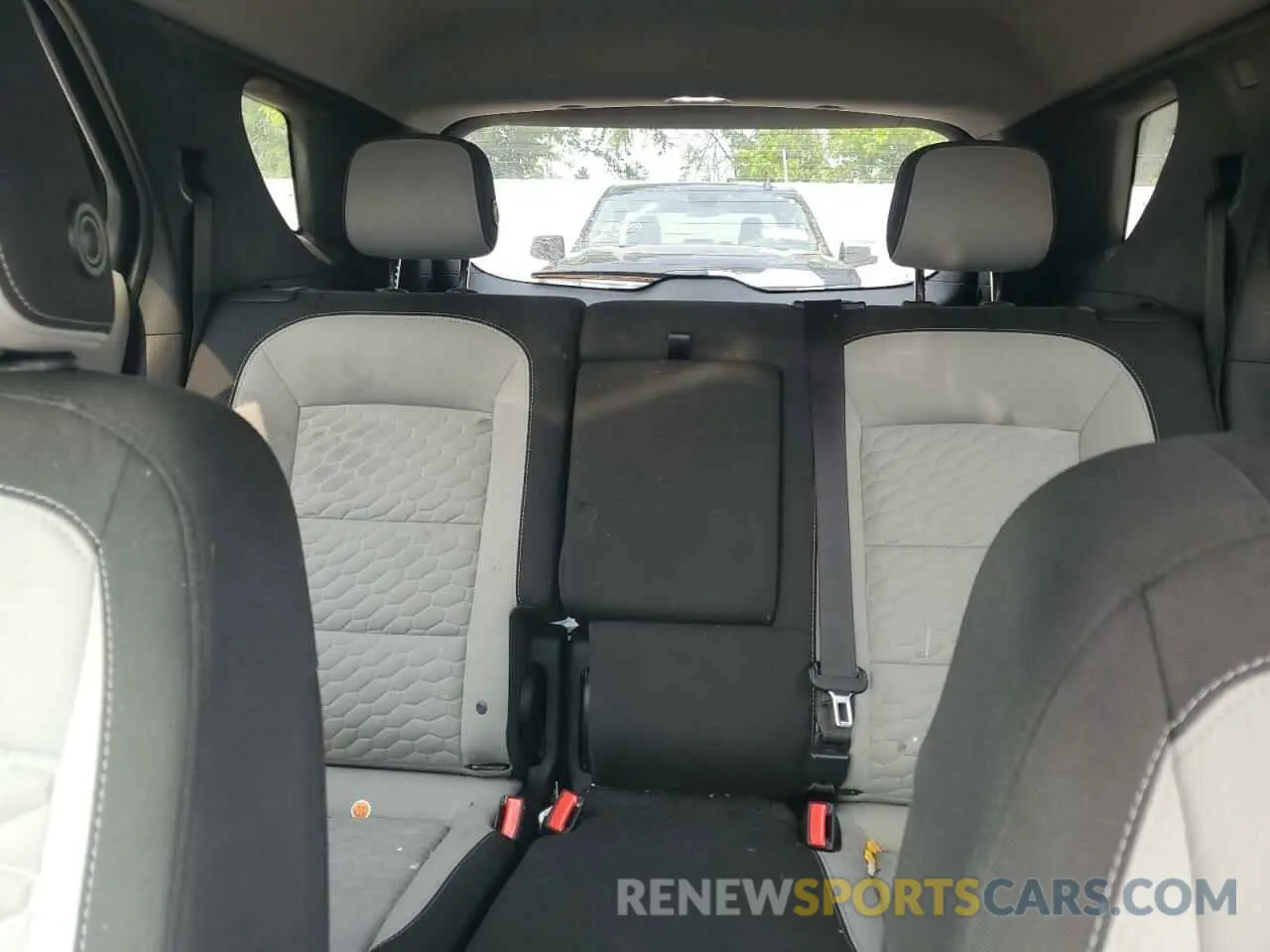 10 Photograph of a damaged car 2GNAXHEV8L6180768 CHEVROLET EQUINOX 2020