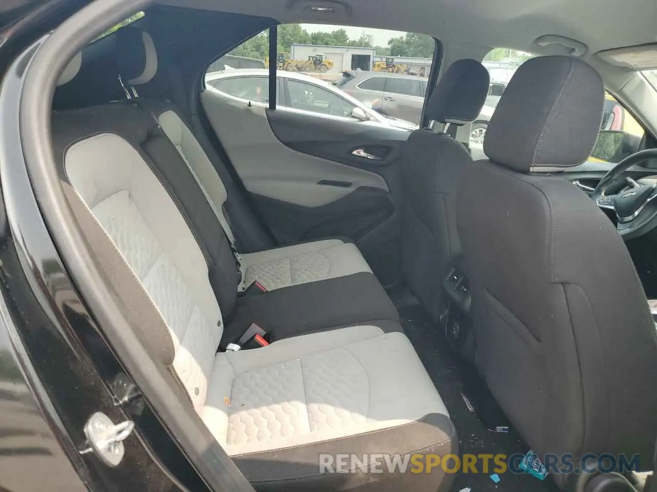 11 Photograph of a damaged car 2GNAXHEV8L6180768 CHEVROLET EQUINOX 2020