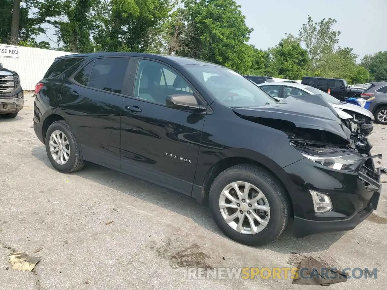 4 Photograph of a damaged car 2GNAXHEV8L6180768 CHEVROLET EQUINOX 2020