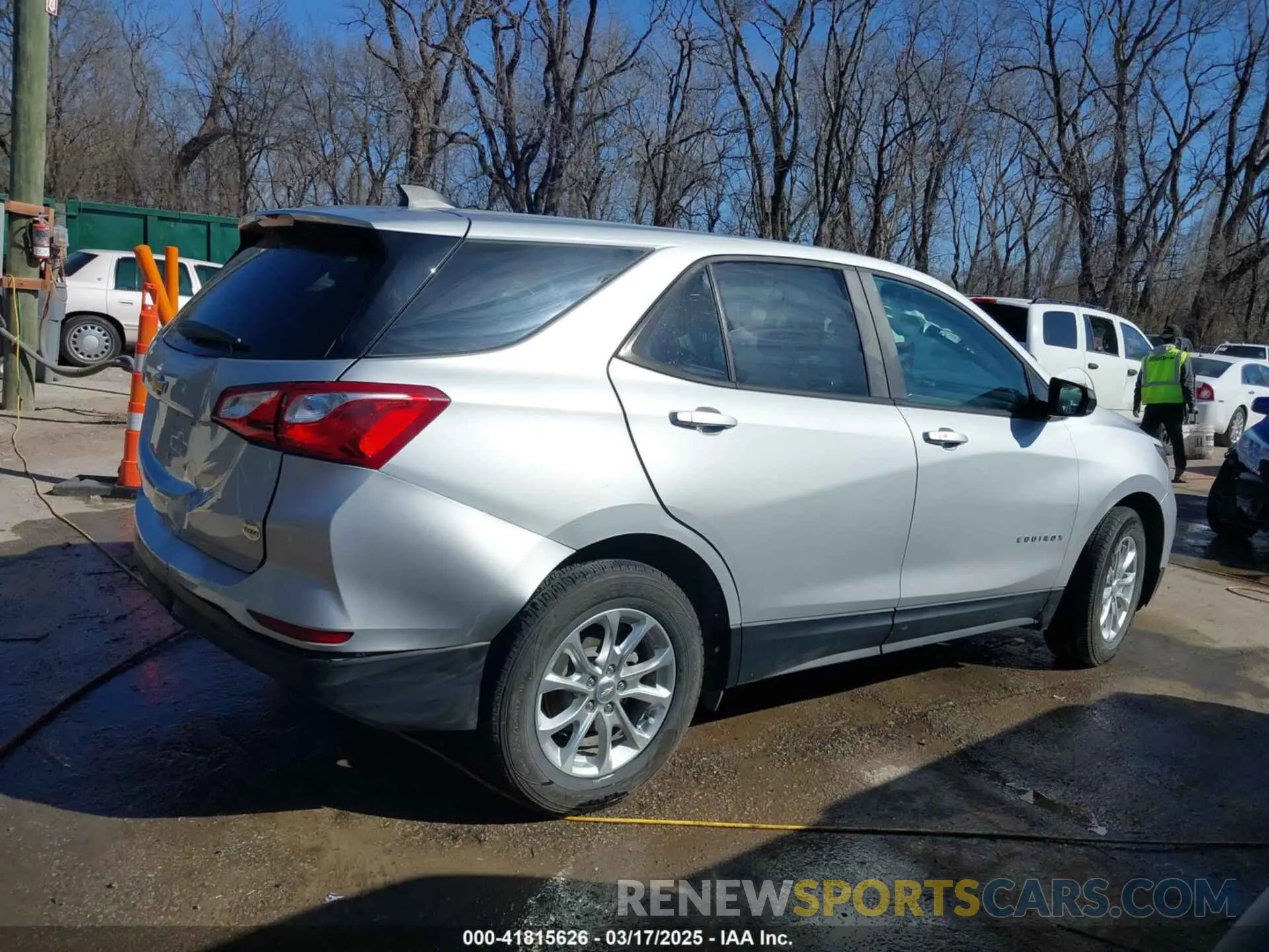 13 Photograph of a damaged car 2GNAXHEV8L6234585 CHEVROLET EQUINOX 2020
