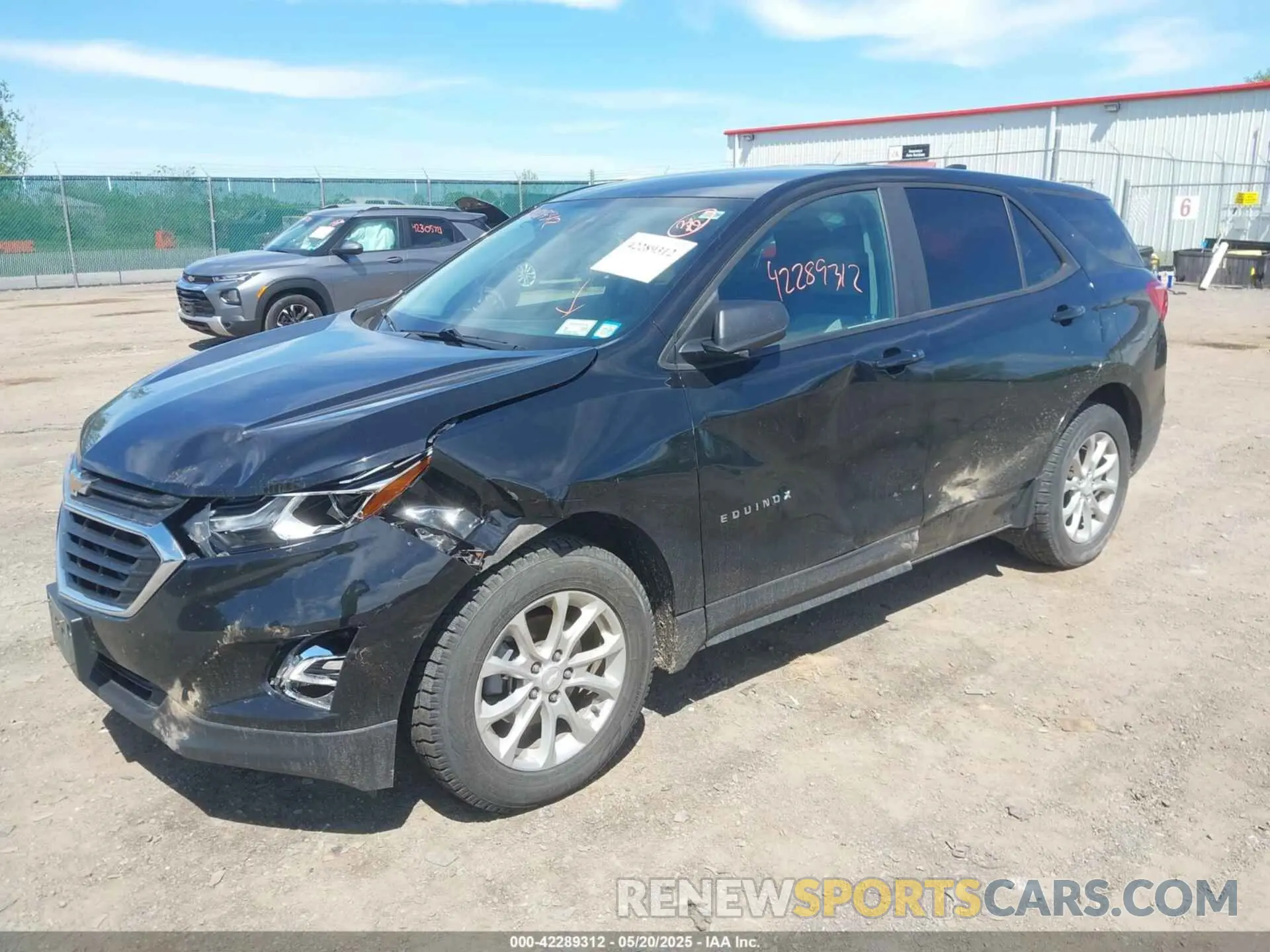 2 Photograph of a damaged car 2GNAXHEV9L6131692 CHEVROLET EQUINOX 2020