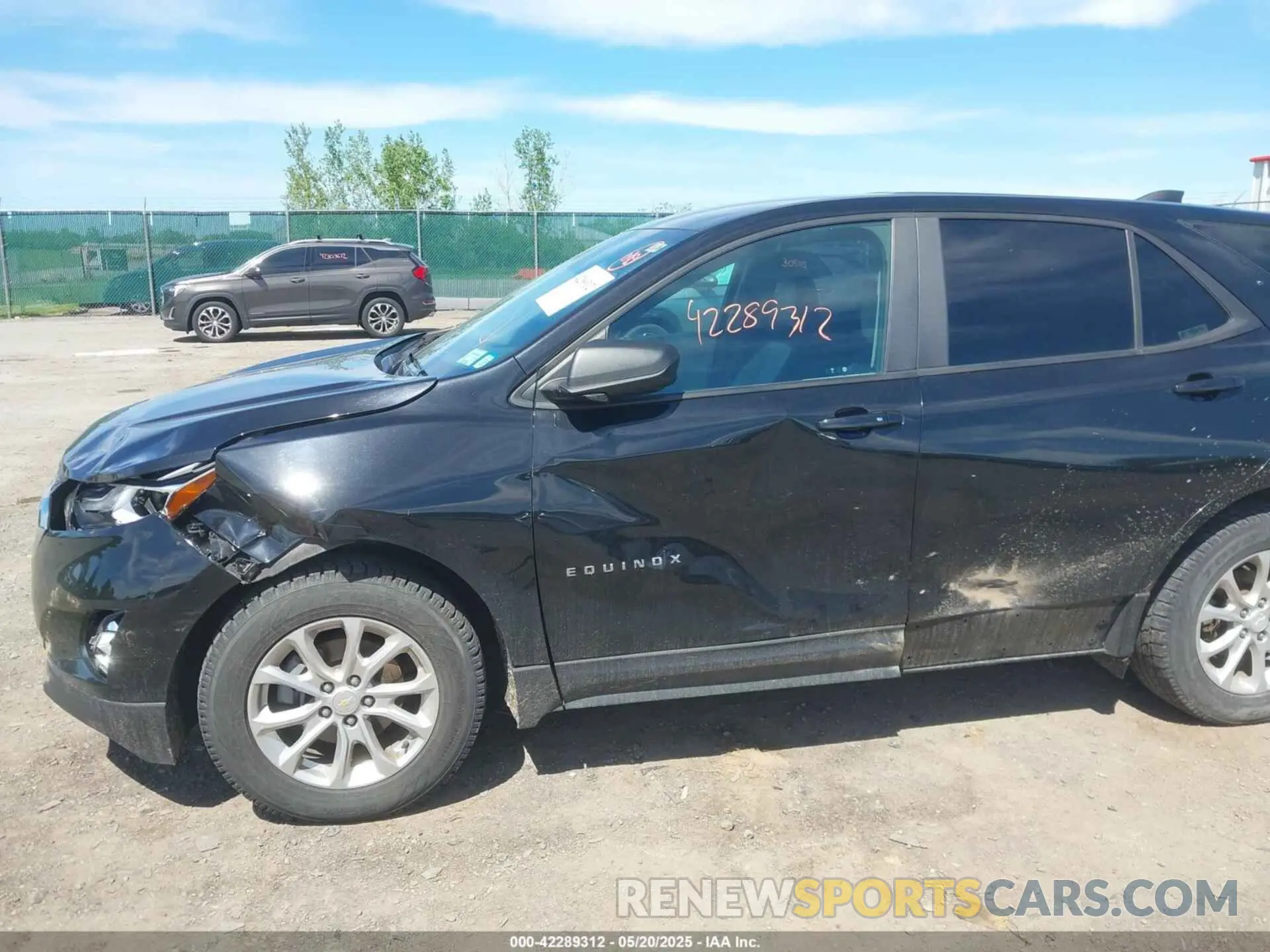 6 Photograph of a damaged car 2GNAXHEV9L6131692 CHEVROLET EQUINOX 2020