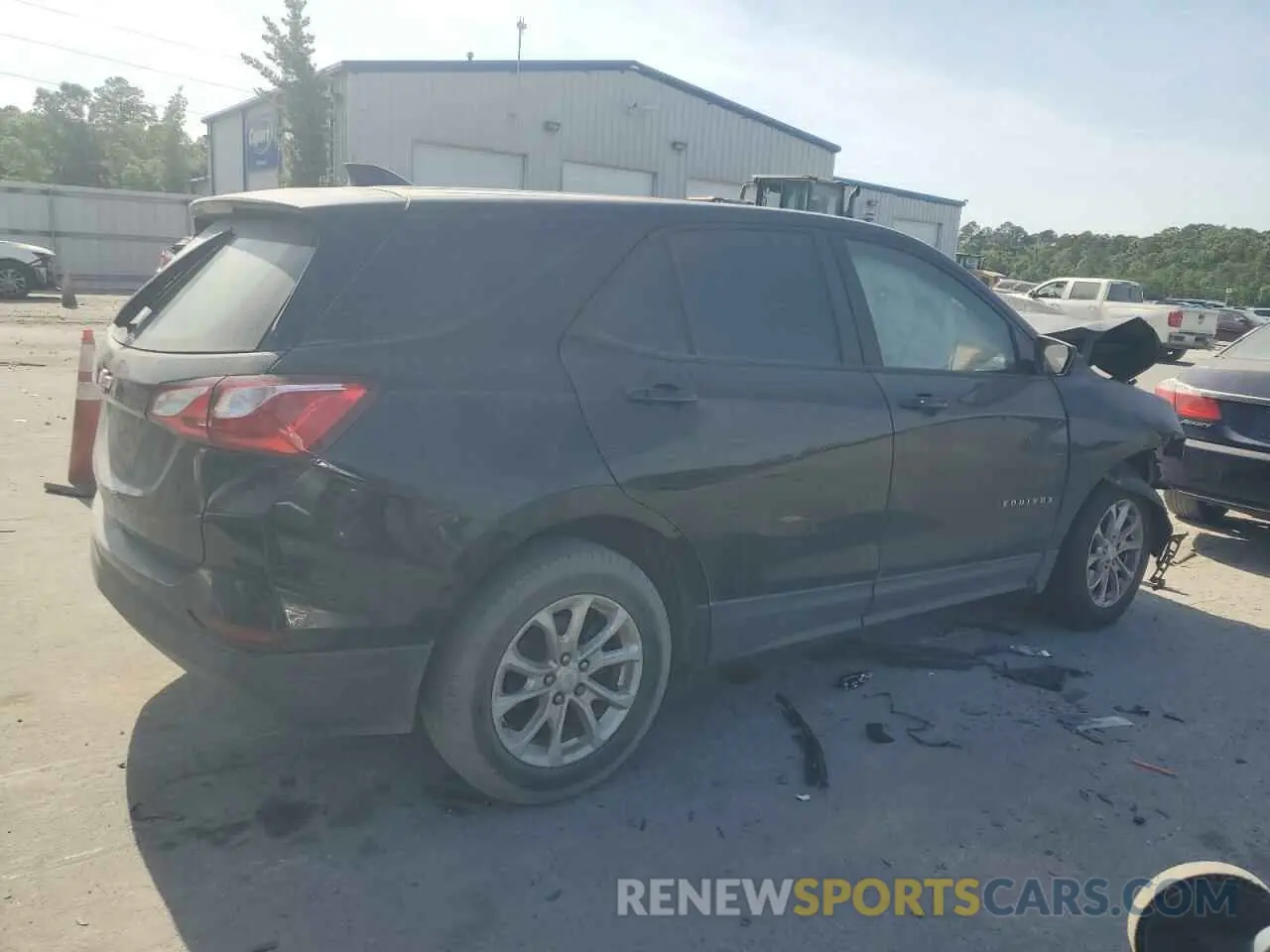 3 Photograph of a damaged car 2GNAXHEV9L6141722 CHEVROLET EQUINOX 2020