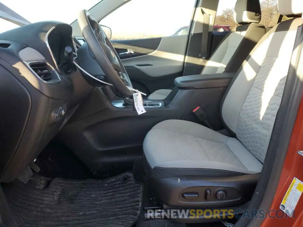 7 Photograph of a damaged car 2GNAXHEV9L6150551 CHEVROLET EQUINOX 2020