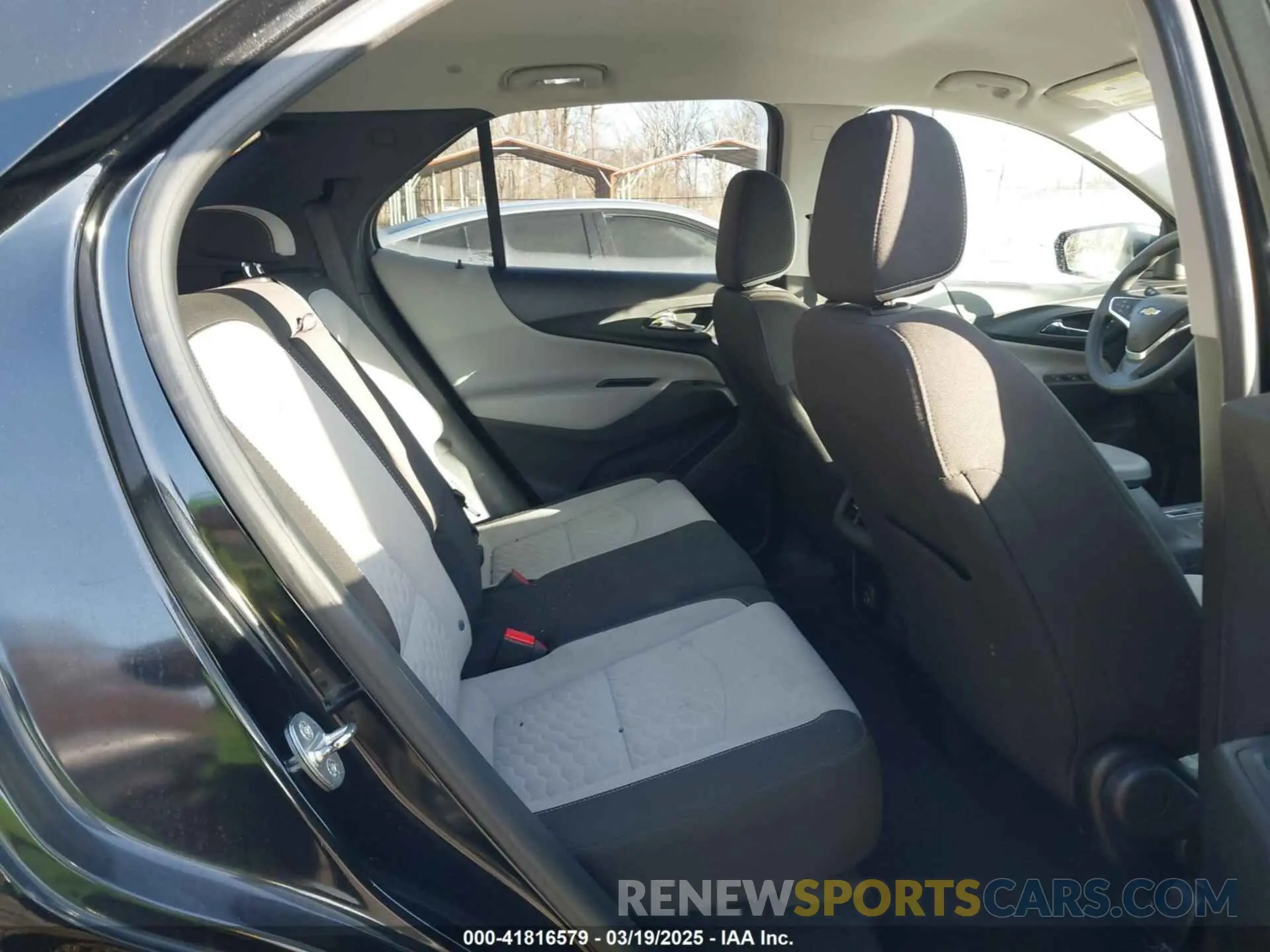 8 Photograph of a damaged car 2GNAXHEV9L6151229 CHEVROLET EQUINOX 2020