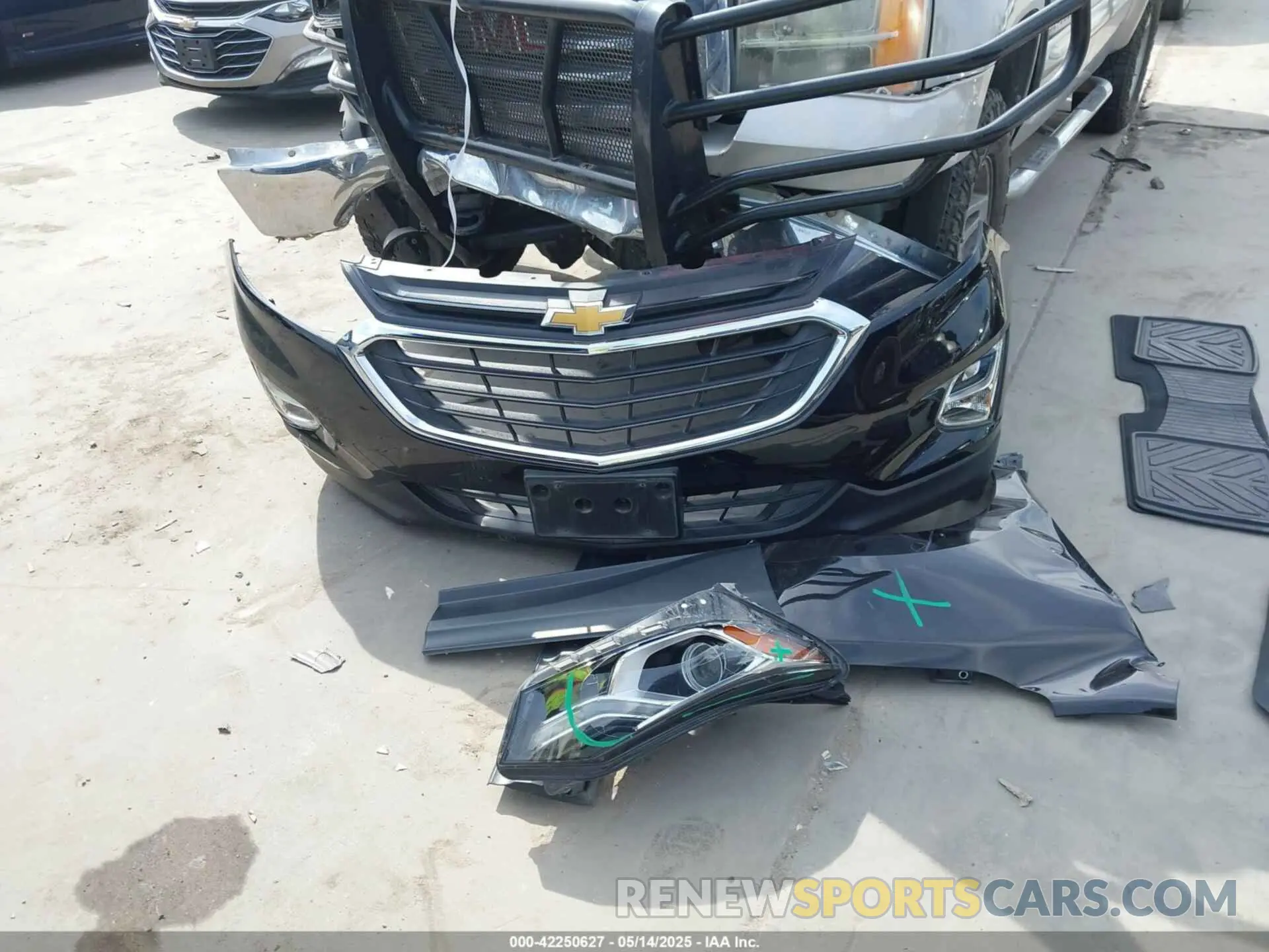 12 Photograph of a damaged car 2GNAXHEV9L6164580 CHEVROLET EQUINOX 2020