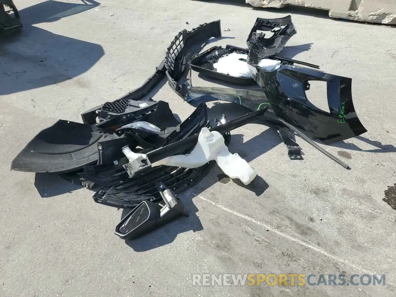 13 Photograph of a damaged car 2GNAXHEV9L6208318 CHEVROLET EQUINOX 2020