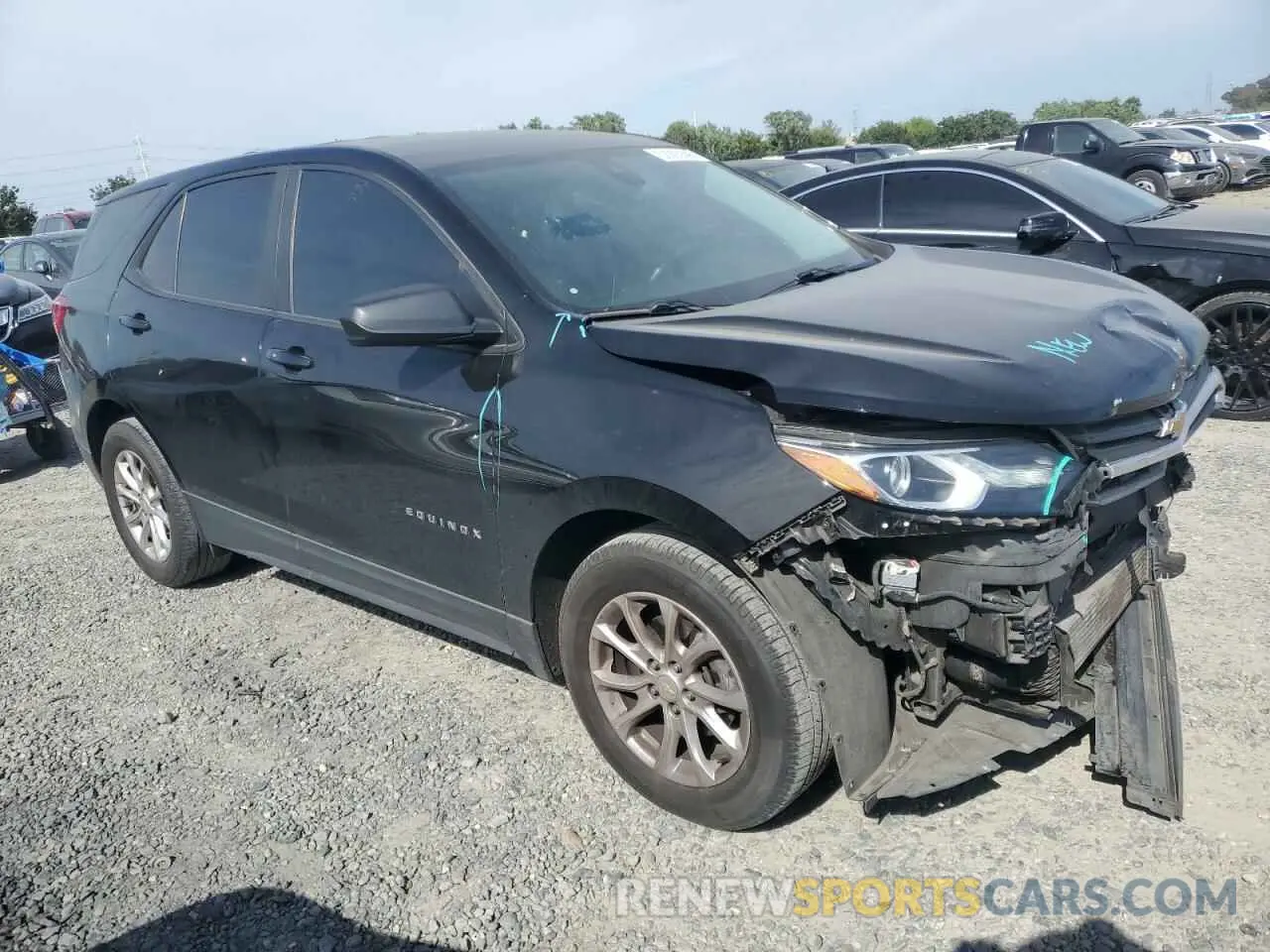 4 Photograph of a damaged car 2GNAXHEVXL6117462 CHEVROLET EQUINOX 2020