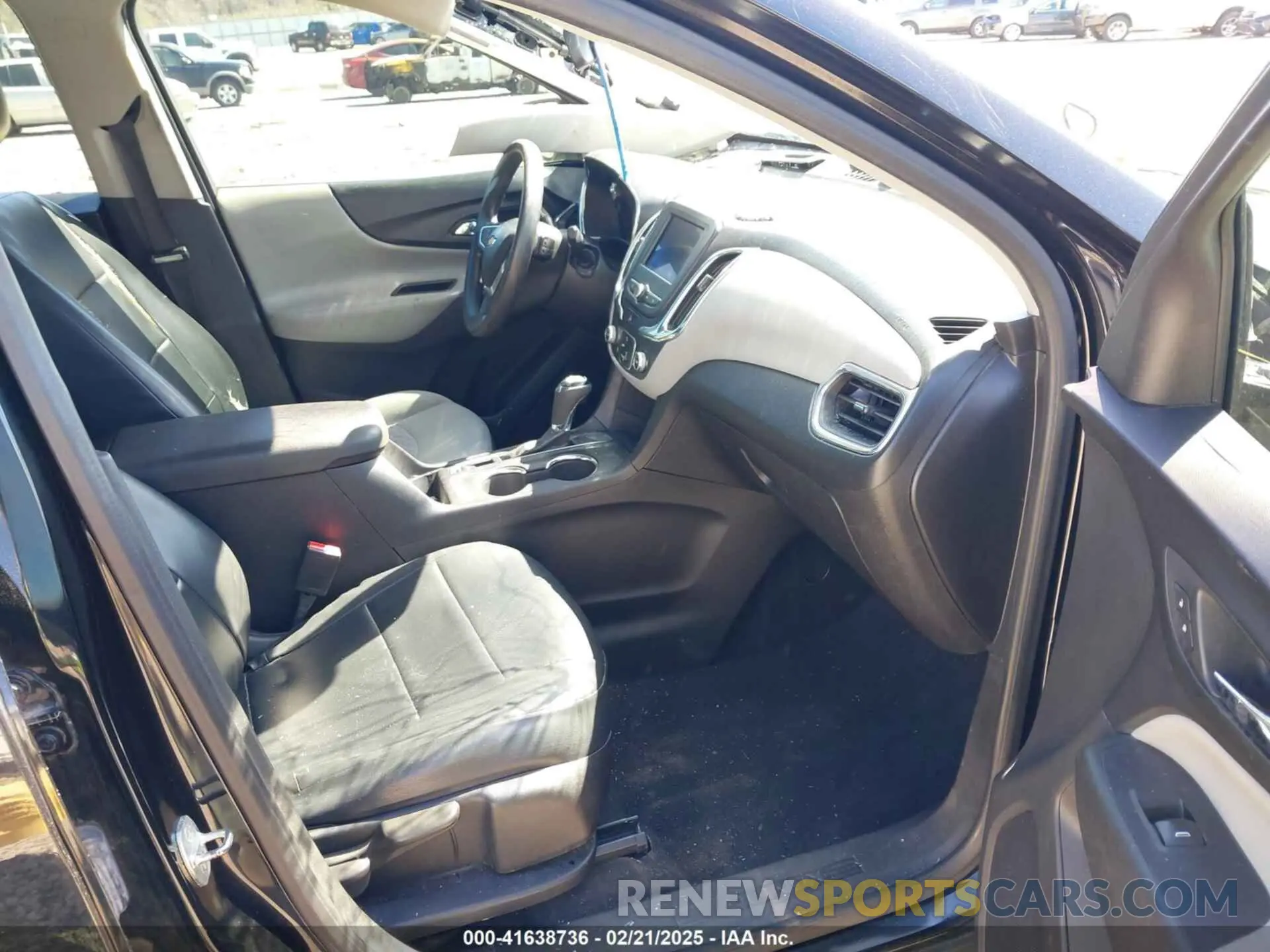 5 Photograph of a damaged car 2GNAXHEVXL6141129 CHEVROLET EQUINOX 2020