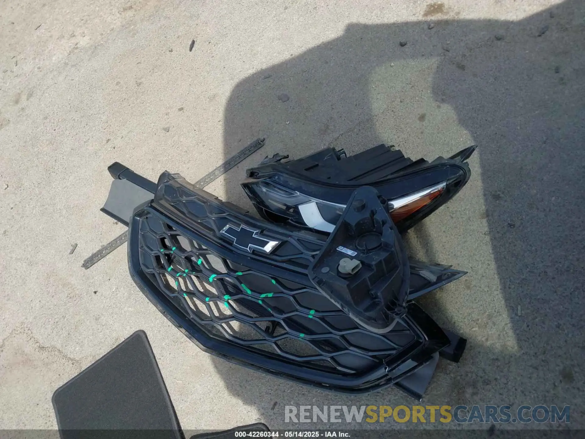 12 Photograph of a damaged car 2GNAXHEVXL6148467 CHEVROLET EQUINOX 2020