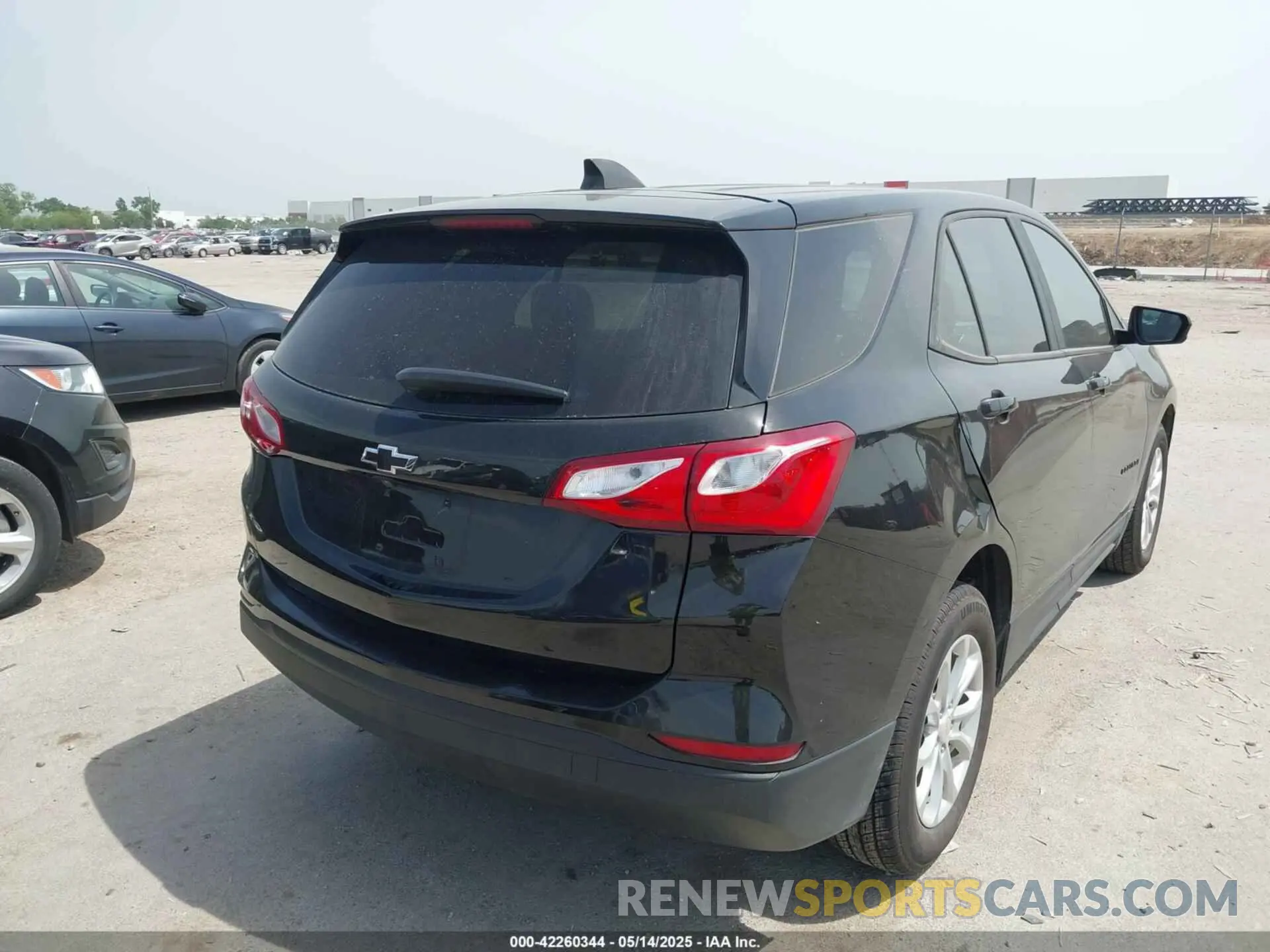 4 Photograph of a damaged car 2GNAXHEVXL6148467 CHEVROLET EQUINOX 2020