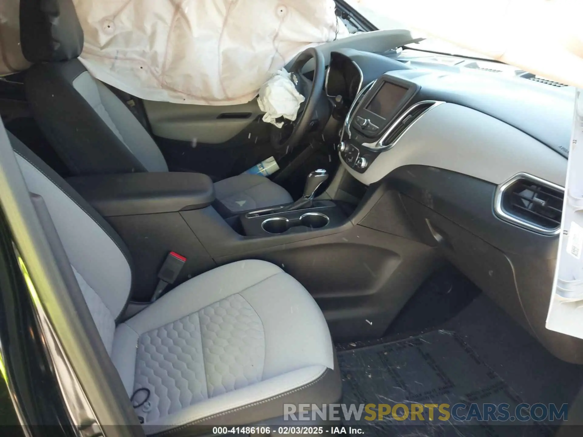 5 Photograph of a damaged car 2GNAXHEVXL6211373 CHEVROLET EQUINOX 2020