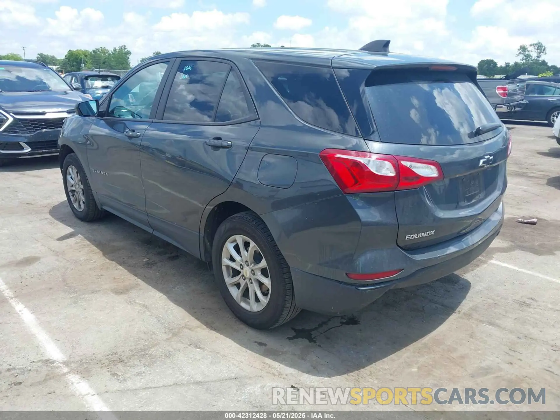 3 Photograph of a damaged car 2GNAXHEVXL6265465 CHEVROLET EQUINOX 2020