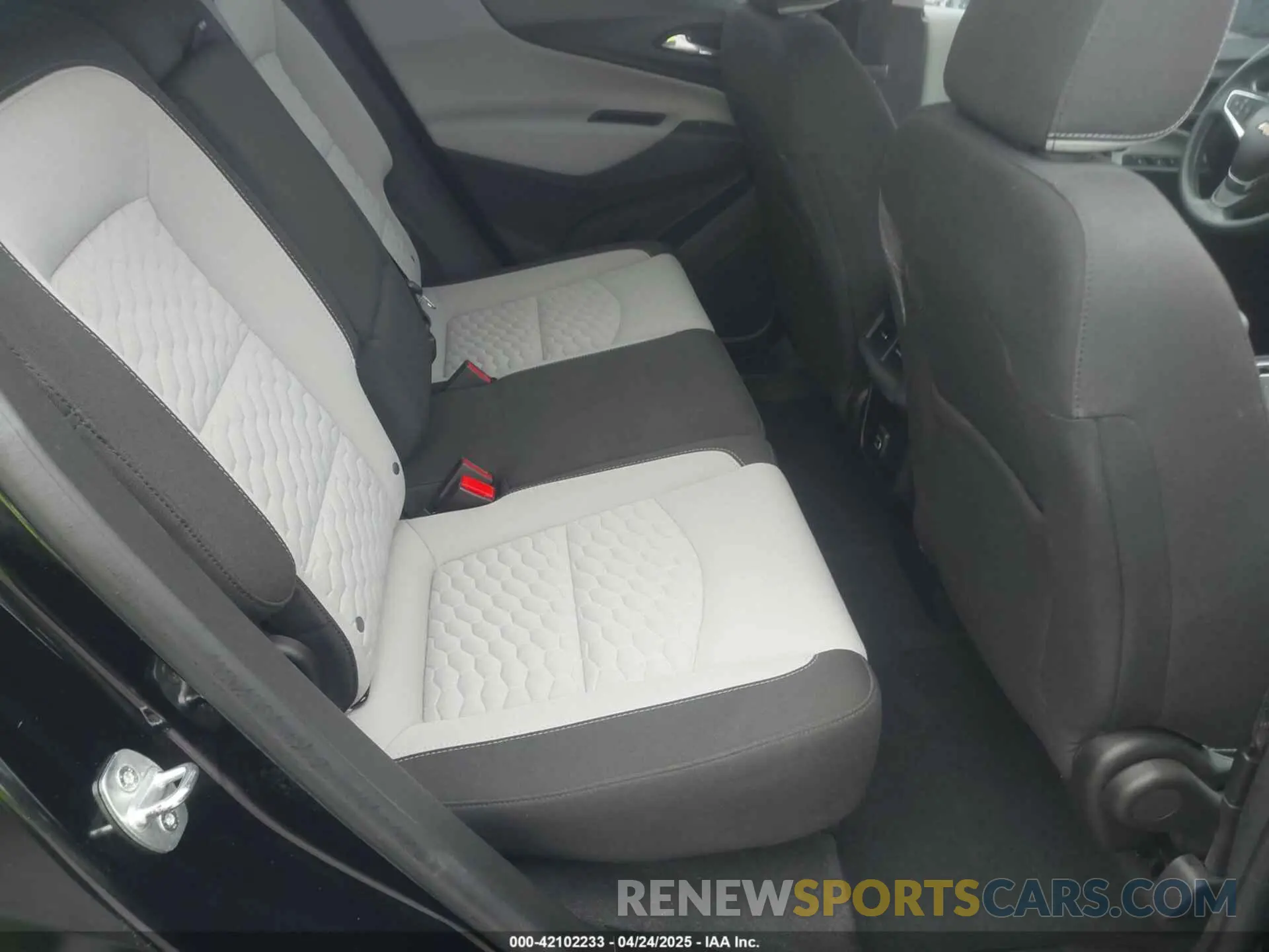 8 Photograph of a damaged car 2GNAXHEVXL6282184 CHEVROLET EQUINOX 2020