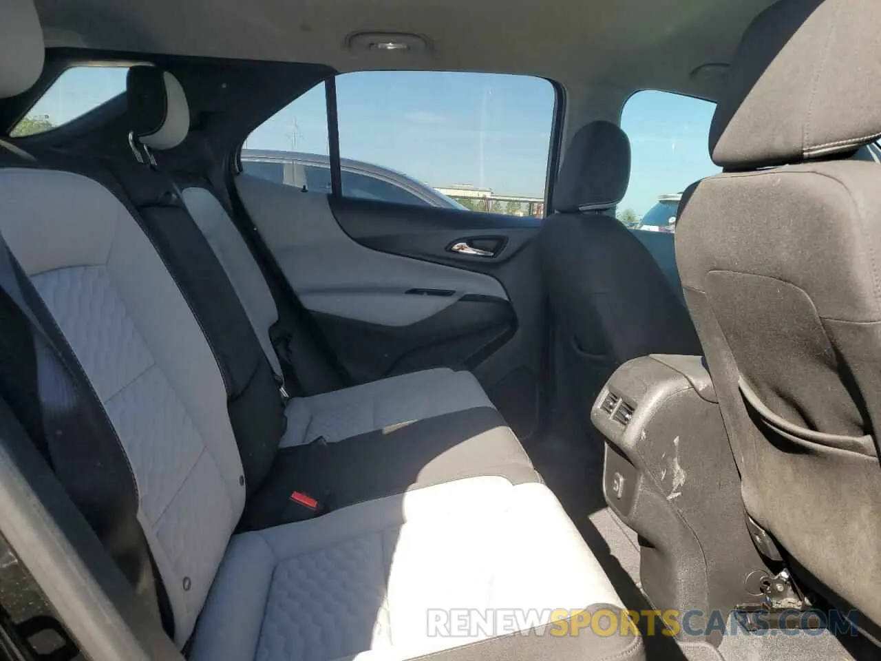 11 Photograph of a damaged car 2GNAXHEVXL6282394 CHEVROLET EQUINOX 2020