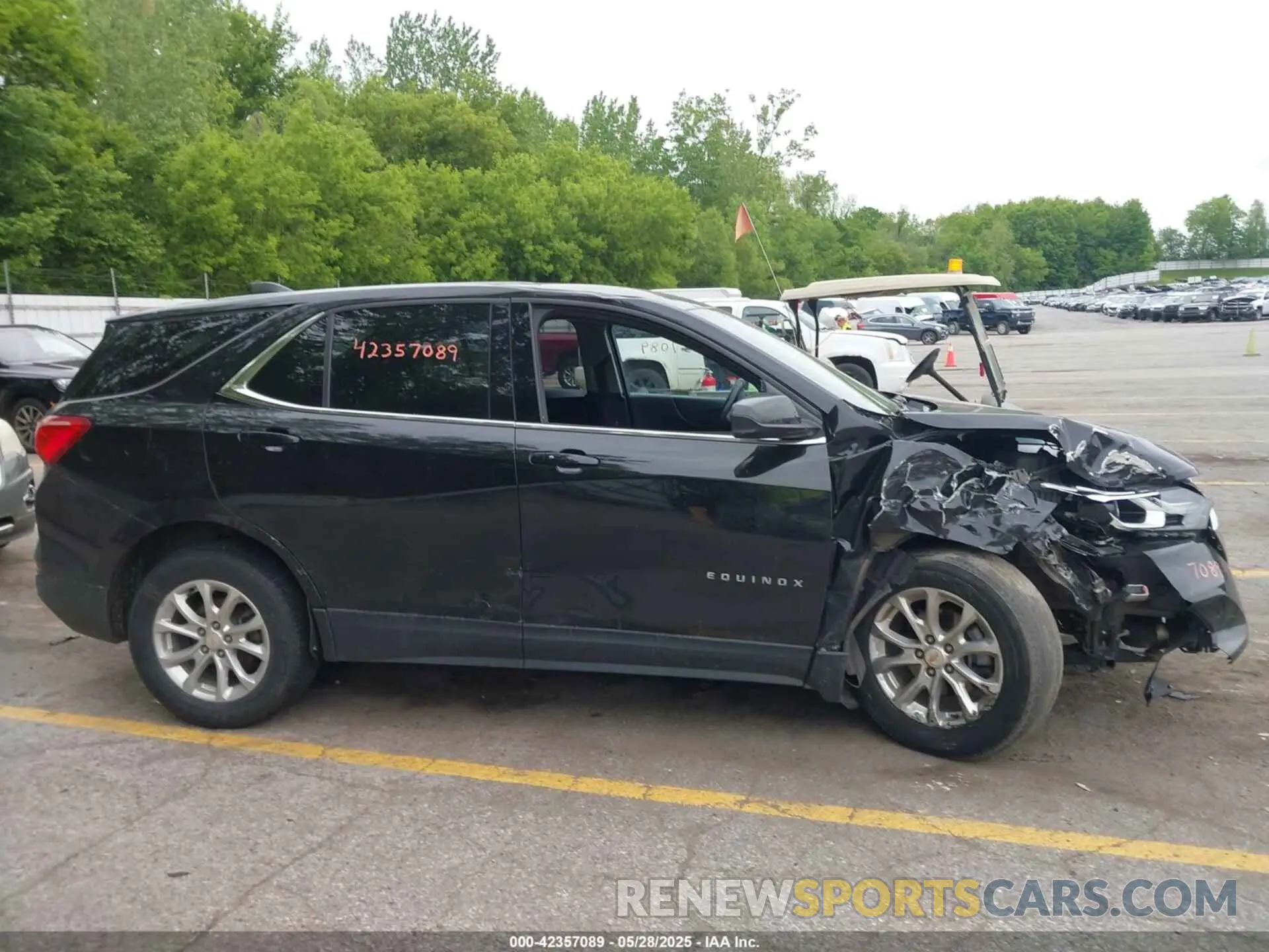 13 Photograph of a damaged car 2GNAXJEV0L6101729 CHEVROLET EQUINOX 2020
