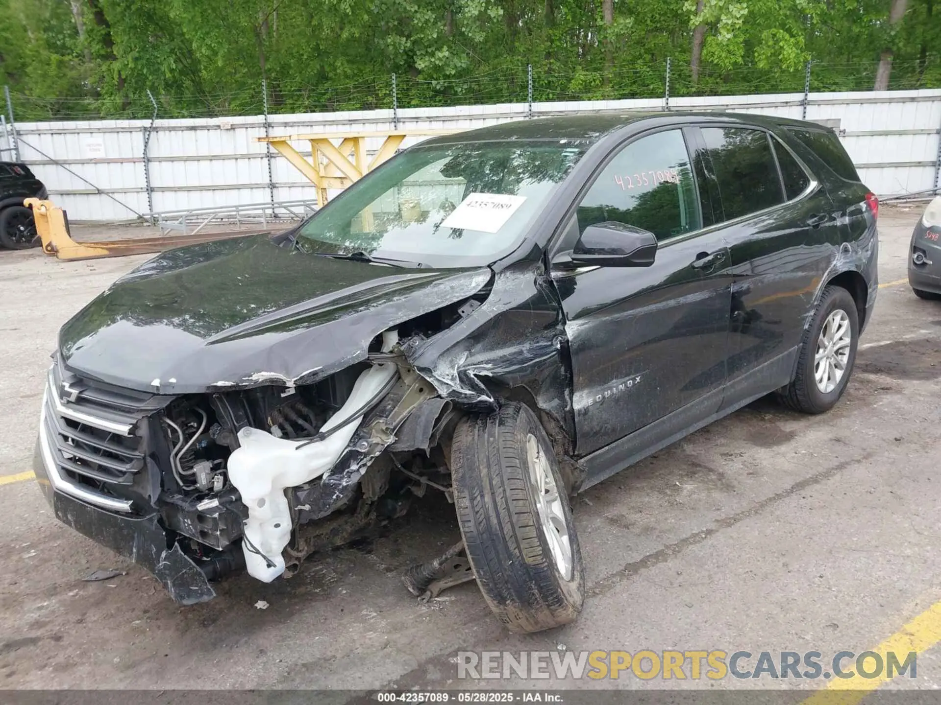 2 Photograph of a damaged car 2GNAXJEV0L6101729 CHEVROLET EQUINOX 2020