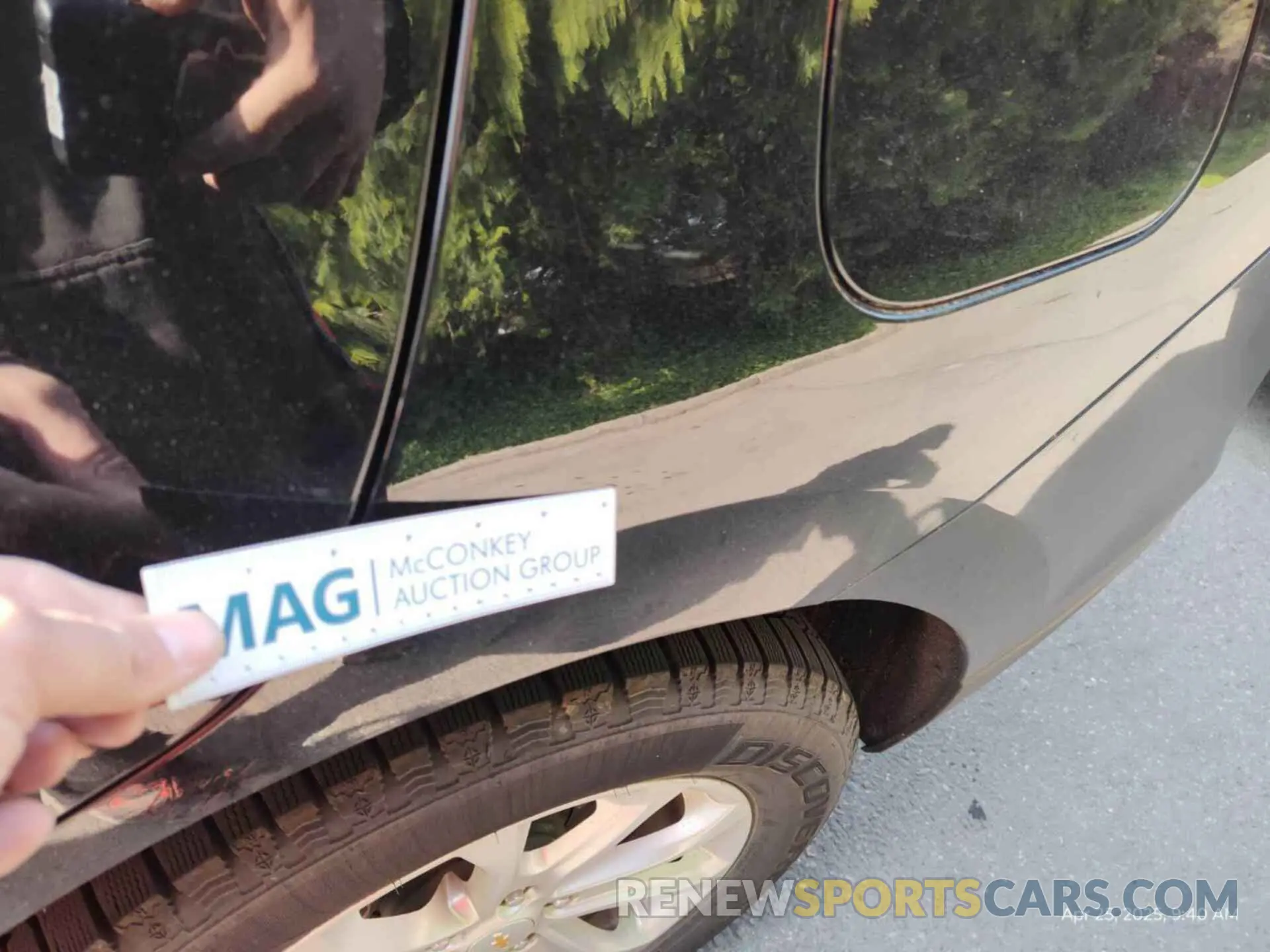 4 Photograph of a damaged car 2GNAXJEV0L6237892 CHEVROLET EQUINOX 2020