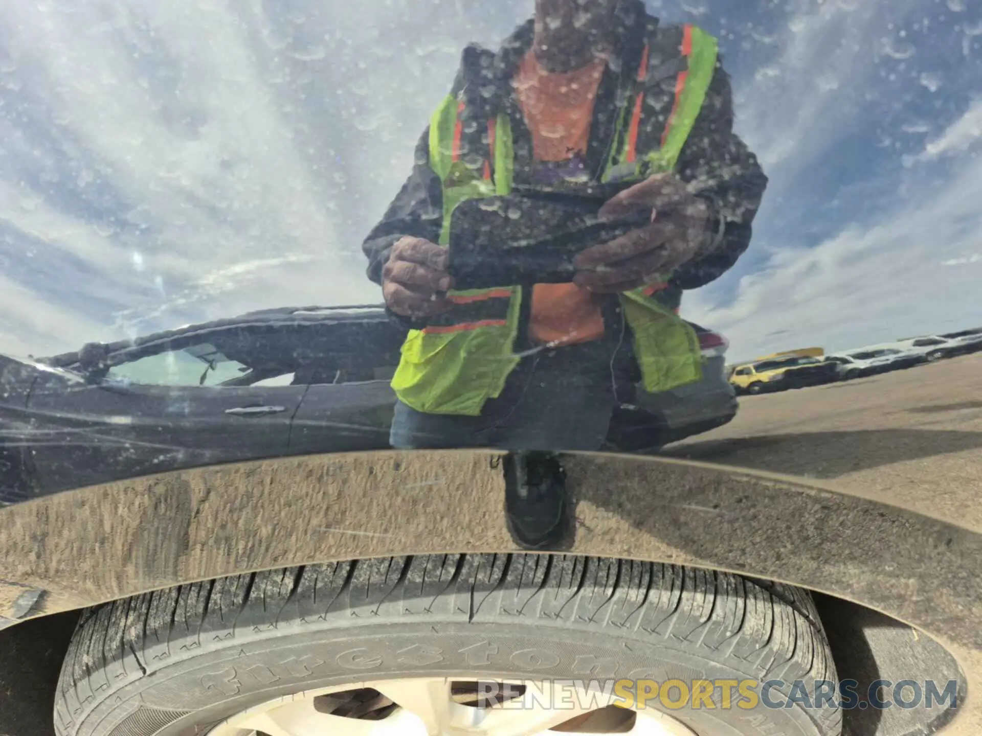 23 Photograph of a damaged car 2GNAXJEV0L6238170 CHEVROLET EQUINOX 2020