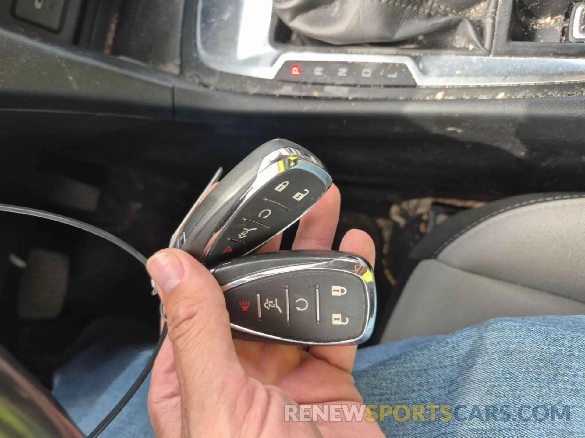 6 Photograph of a damaged car 2GNAXJEV0L6238170 CHEVROLET EQUINOX 2020