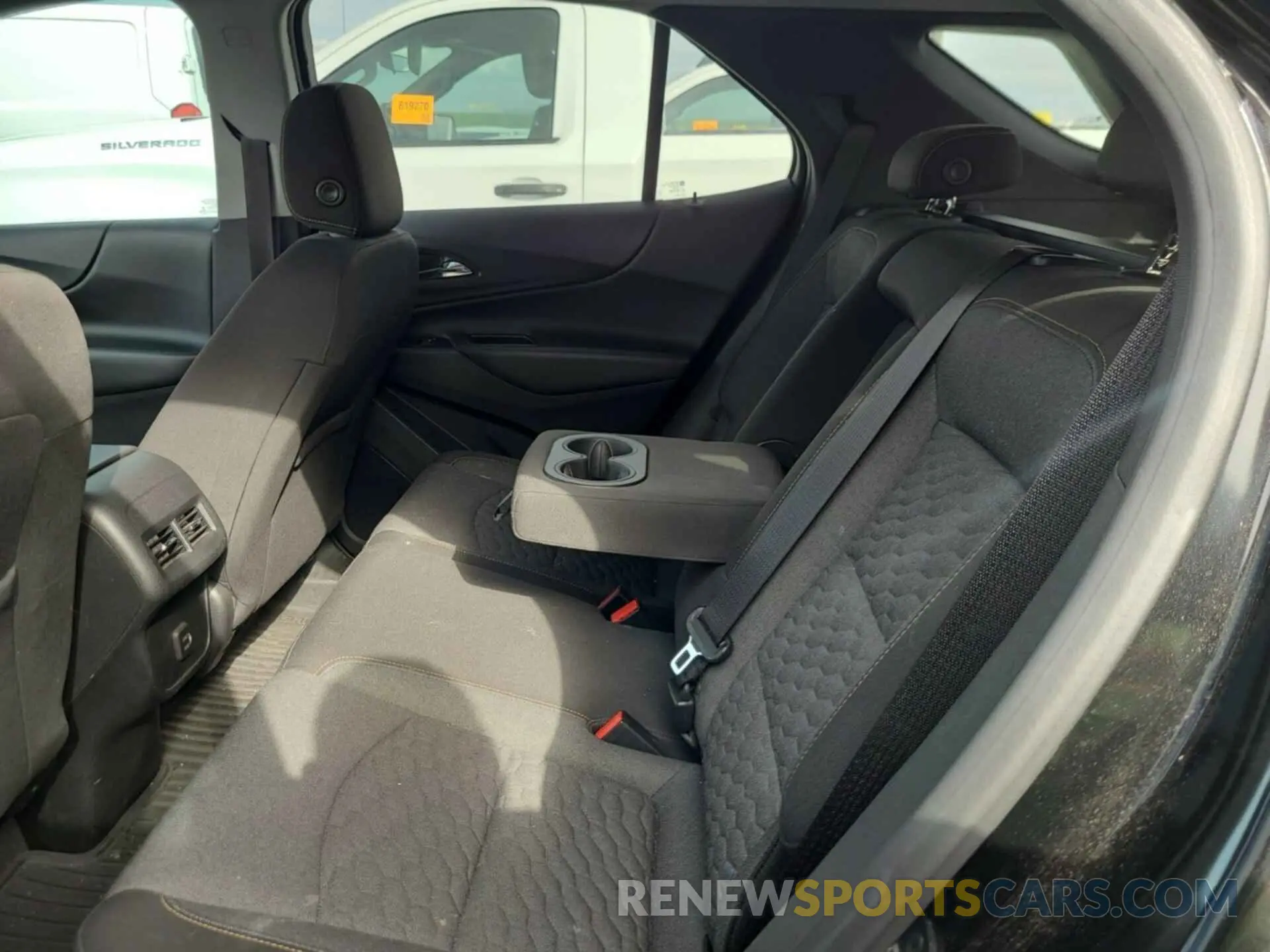 26 Photograph of a damaged car 2GNAXJEV0L6239125 CHEVROLET EQUINOX 2020
