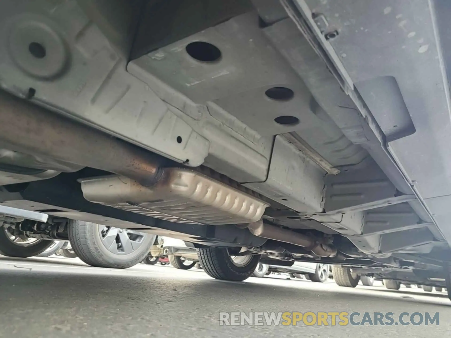 31 Photograph of a damaged car 2GNAXJEV0L6239125 CHEVROLET EQUINOX 2020