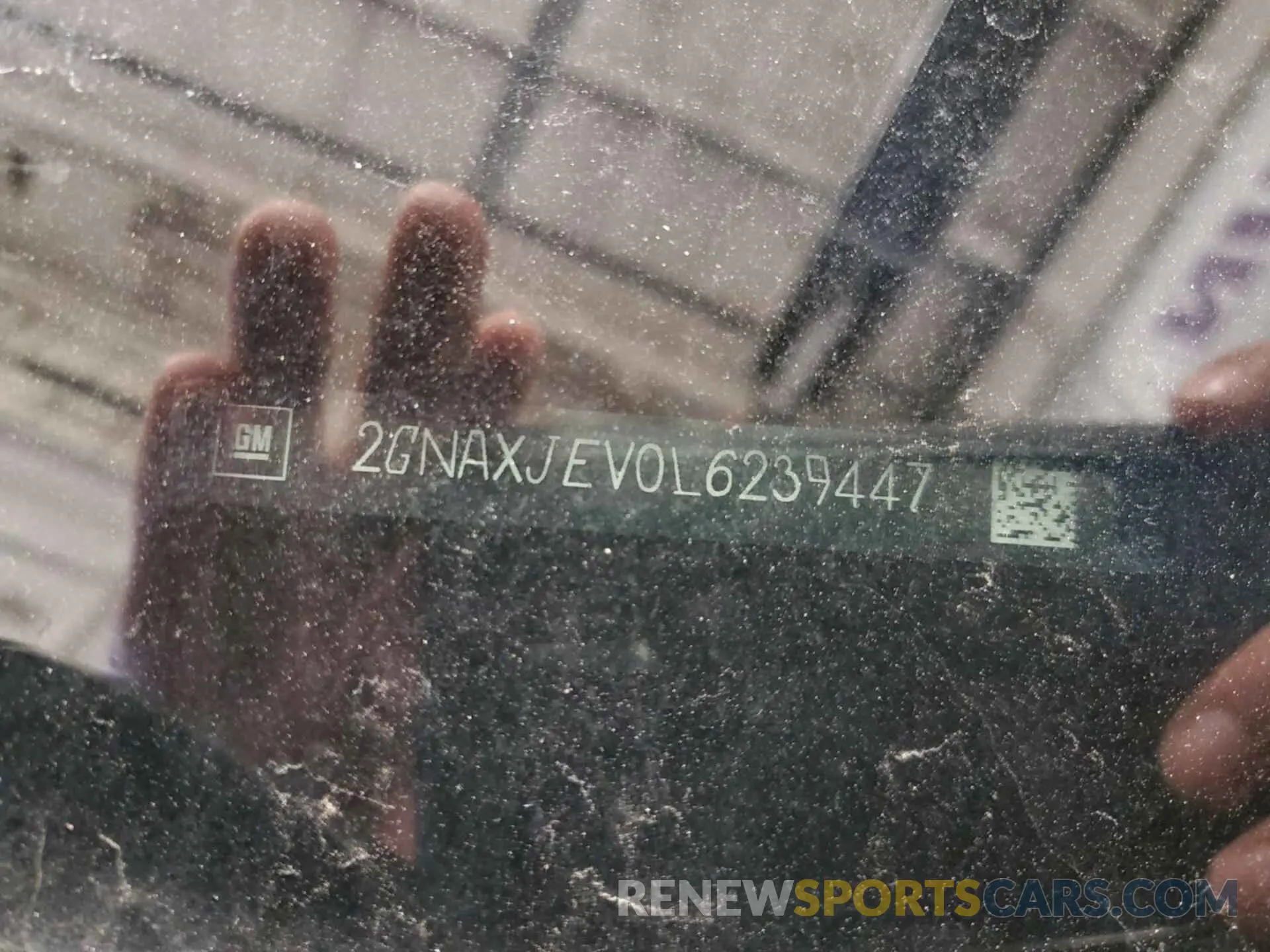 2 Photograph of a damaged car 2GNAXJEV0L6239447 CHEVROLET EQUINOX 2020