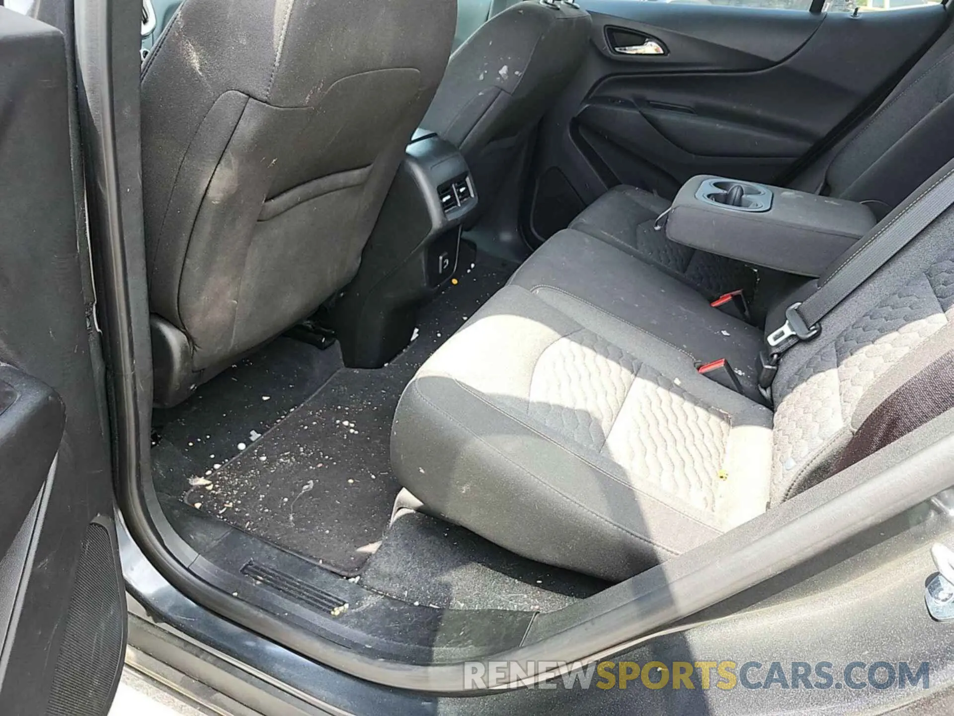 11 Photograph of a damaged car 2GNAXJEV0L6239657 CHEVROLET EQUINOX 2020