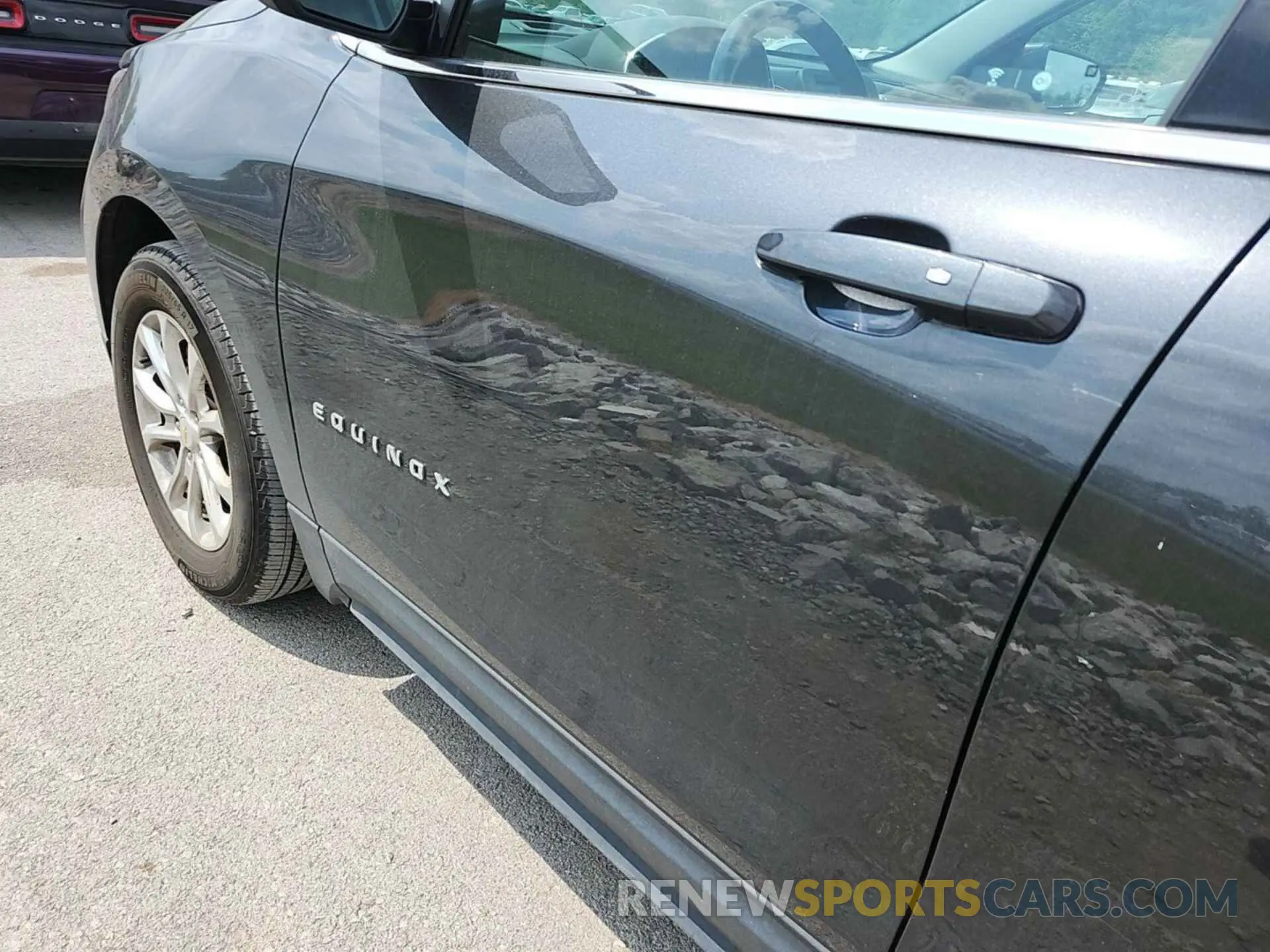 24 Photograph of a damaged car 2GNAXJEV0L6239657 CHEVROLET EQUINOX 2020