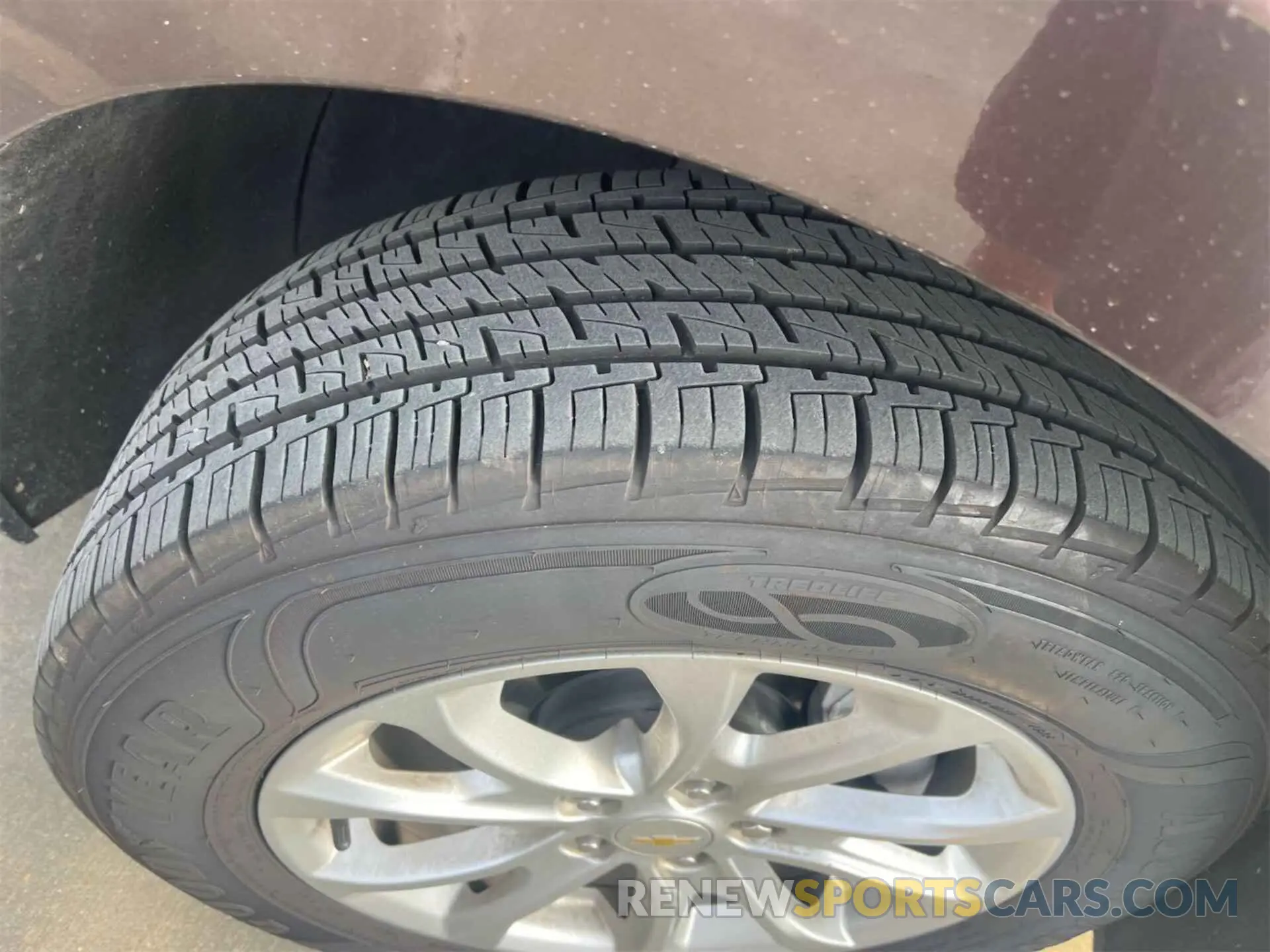 26 Photograph of a damaged car 2GNAXJEV0L6261349 CHEVROLET EQUINOX 2020