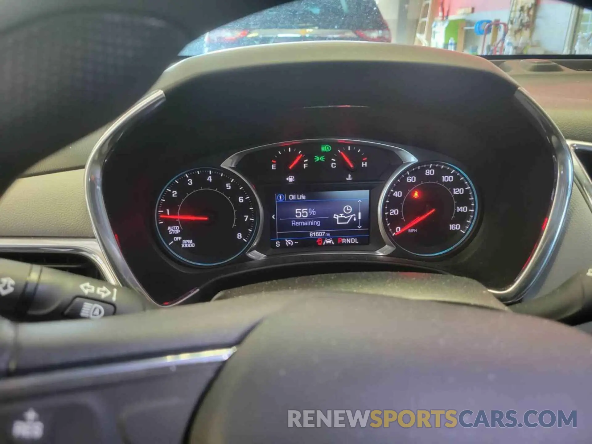 32 Photograph of a damaged car 2GNAXJEV0L6261349 CHEVROLET EQUINOX 2020
