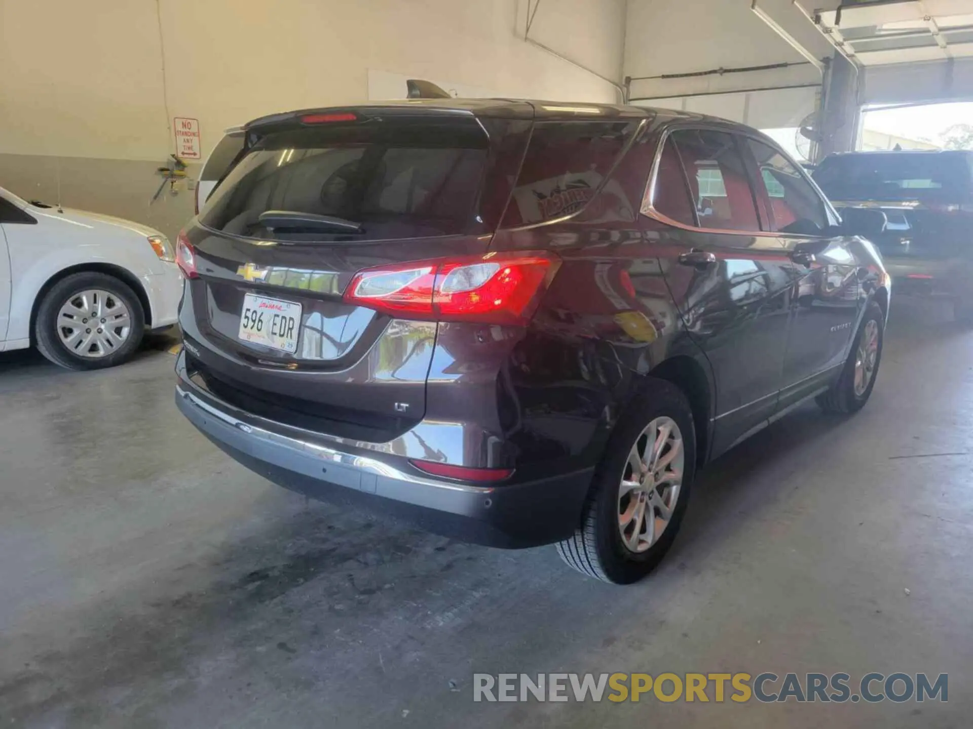 7 Photograph of a damaged car 2GNAXJEV0L6261349 CHEVROLET EQUINOX 2020