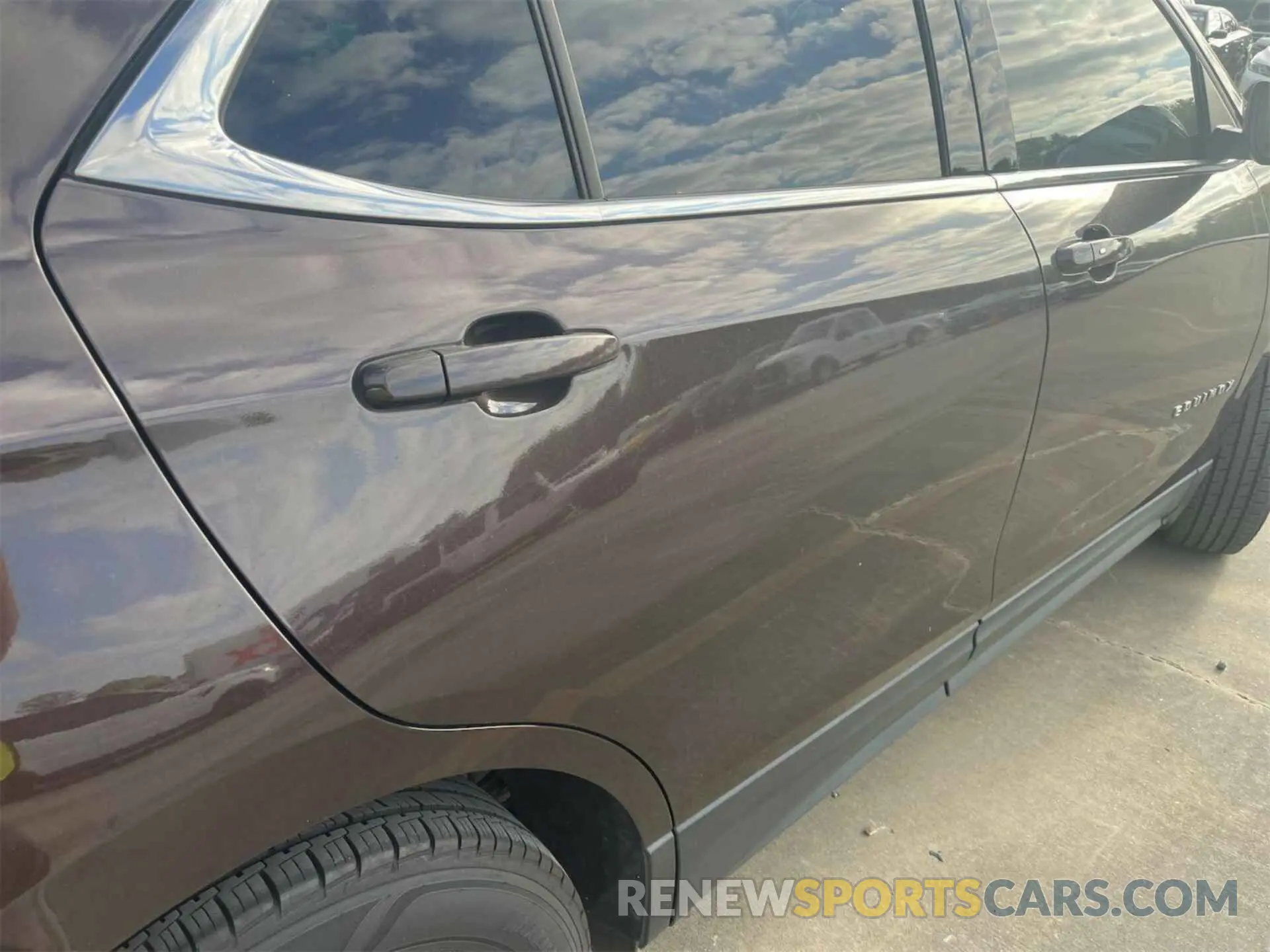 8 Photograph of a damaged car 2GNAXJEV0L6261349 CHEVROLET EQUINOX 2020