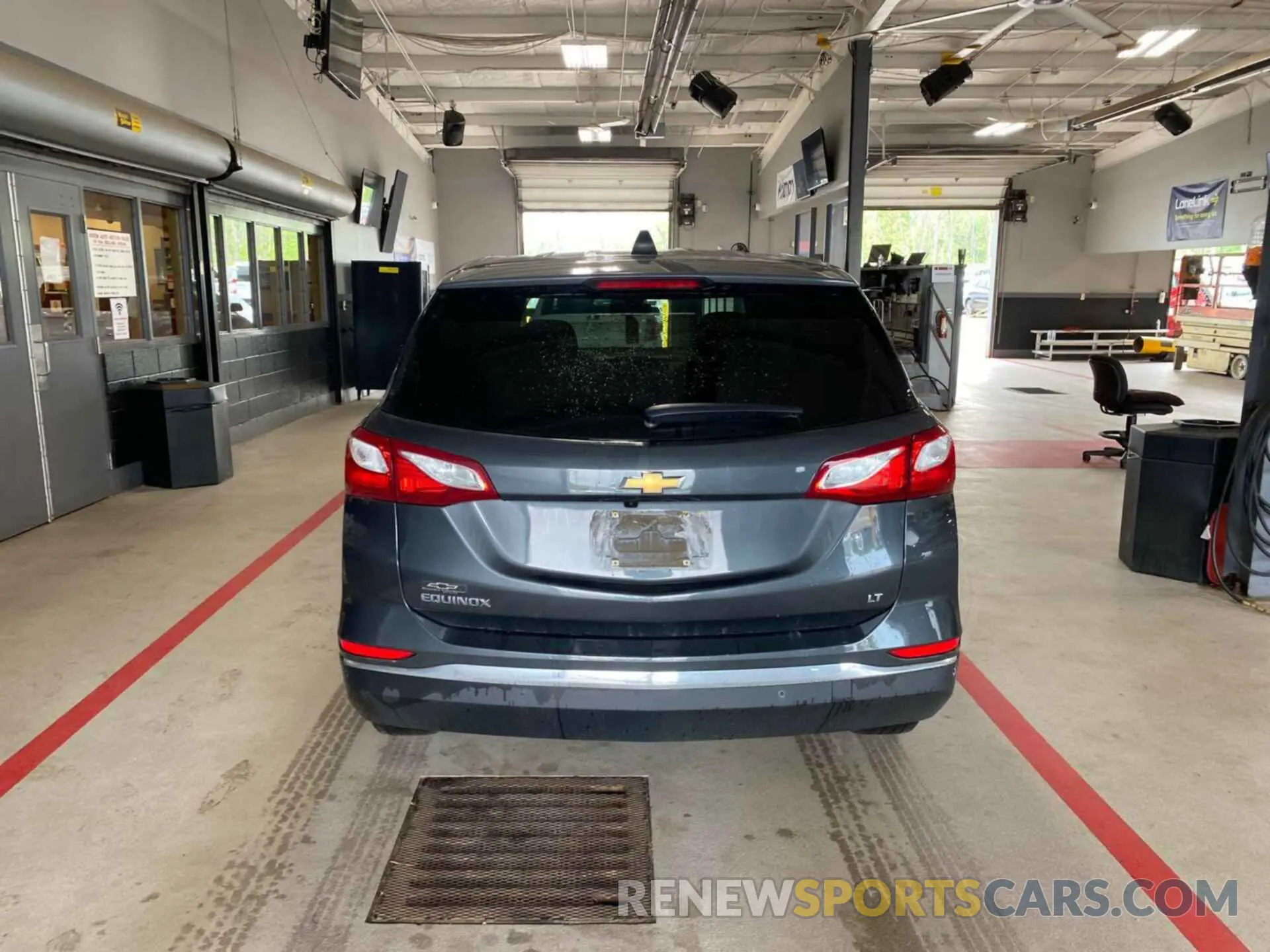 1 Photograph of a damaged car 2GNAXJEV0L6261500 CHEVROLET EQUINOX 2020