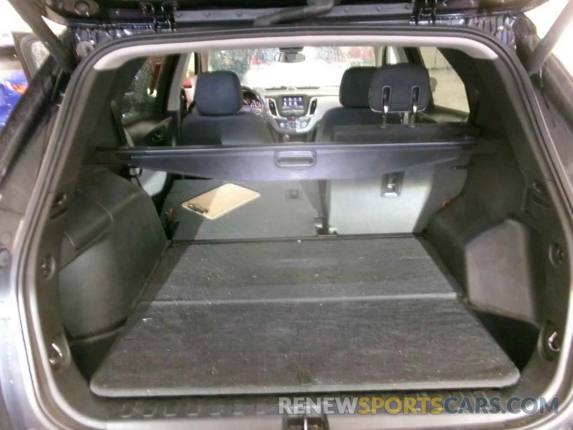 5 Photograph of a damaged car 2GNAXJEV0L6264087 CHEVROLET EQUINOX 2020