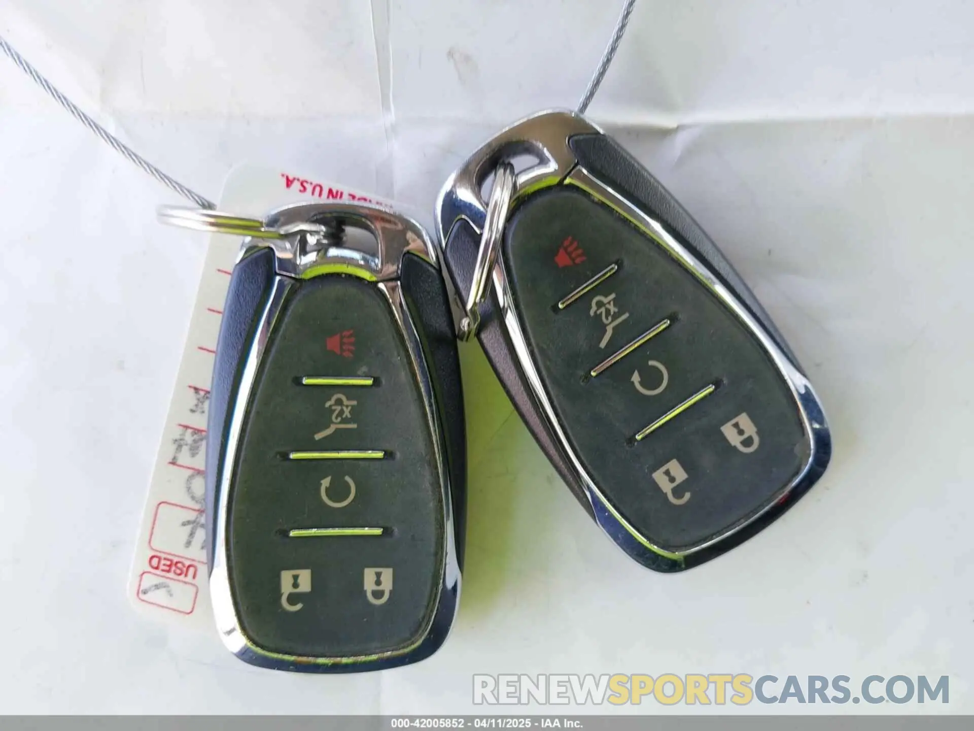 11 Photograph of a damaged car 2GNAXJEV1L6123142 CHEVROLET EQUINOX 2020