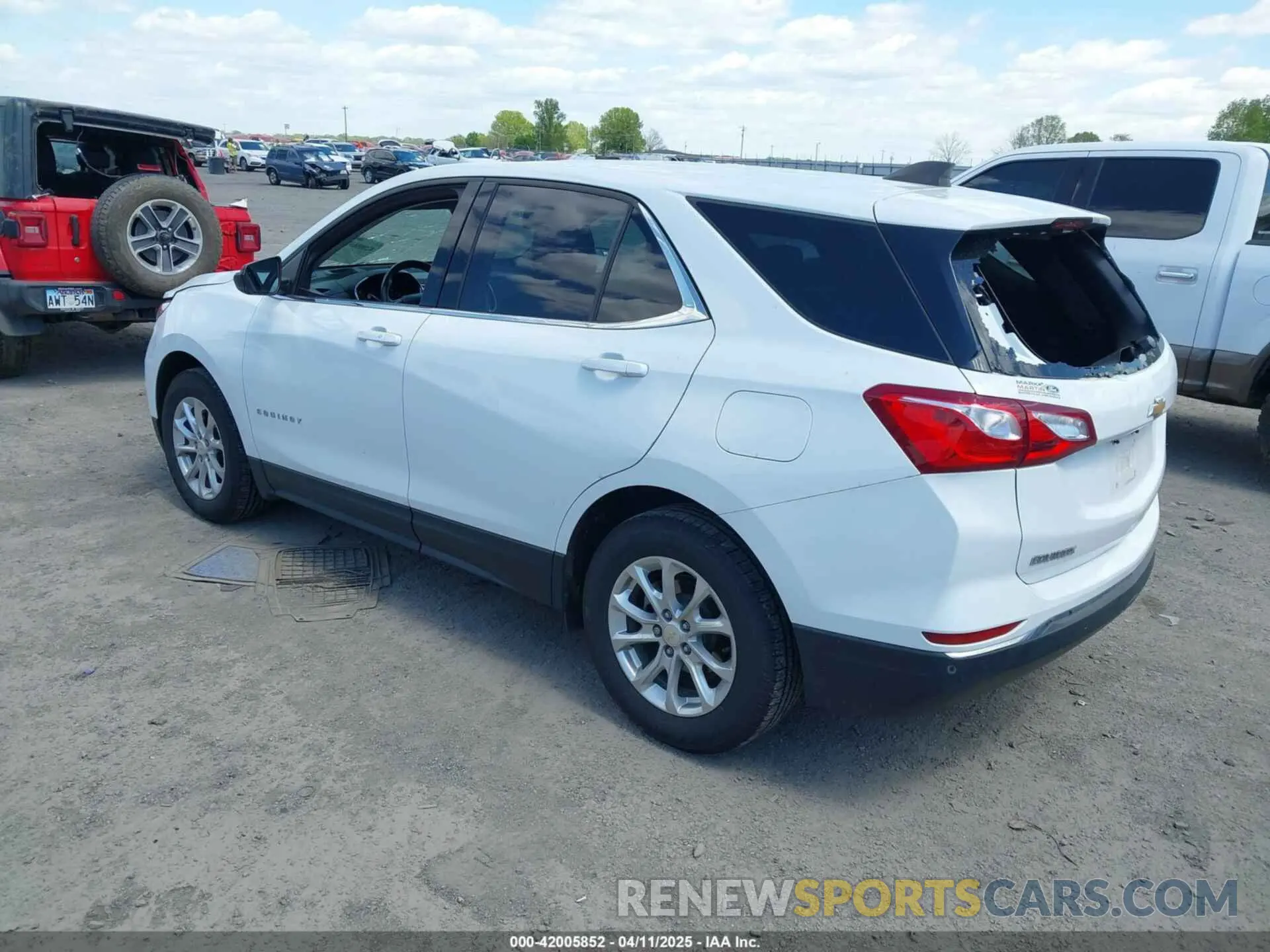 3 Photograph of a damaged car 2GNAXJEV1L6123142 CHEVROLET EQUINOX 2020