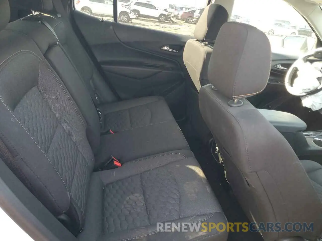 11 Photograph of a damaged car 2GNAXJEV1L6123710 CHEVROLET EQUINOX 2020