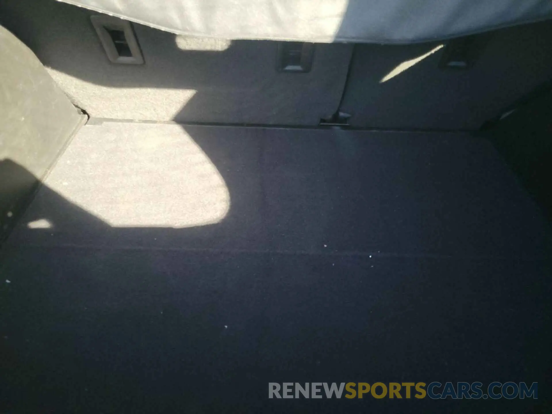 1 Photograph of a damaged car 2GNAXJEV1L6152690 CHEVROLET EQUINOX 2020