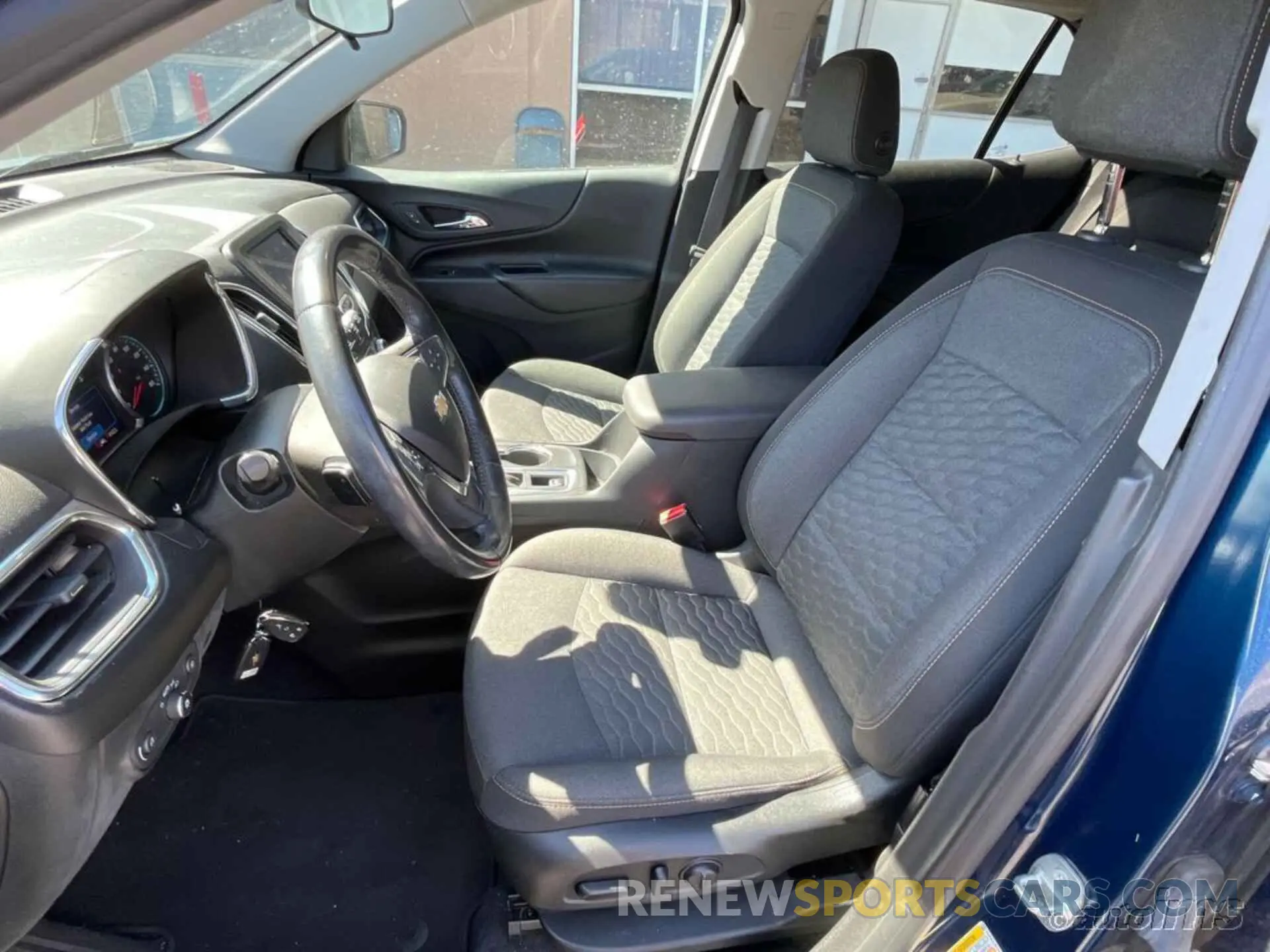 3 Photograph of a damaged car 2GNAXJEV1L6154360 CHEVROLET EQUINOX 2020