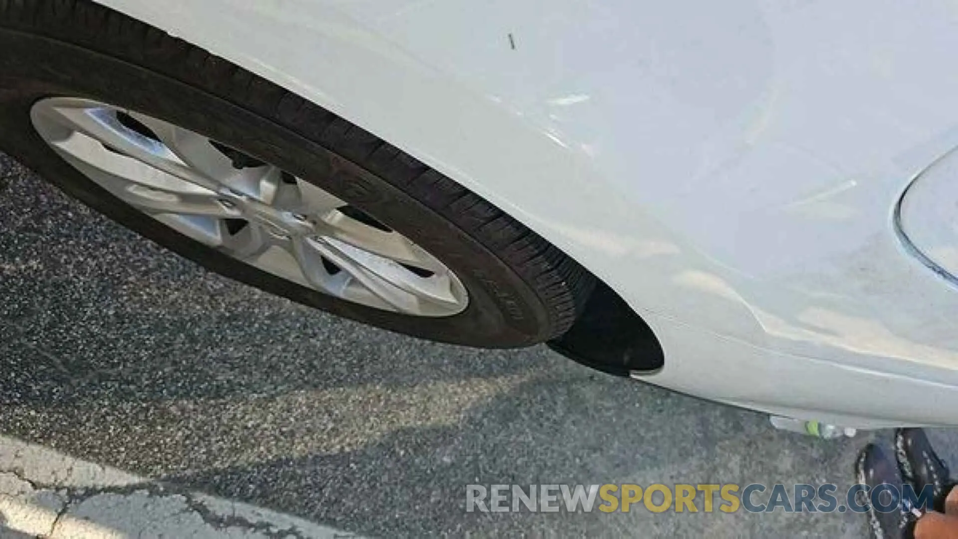 12 Photograph of a damaged car 2GNAXJEV1L6157694 CHEVROLET EQUINOX 2020