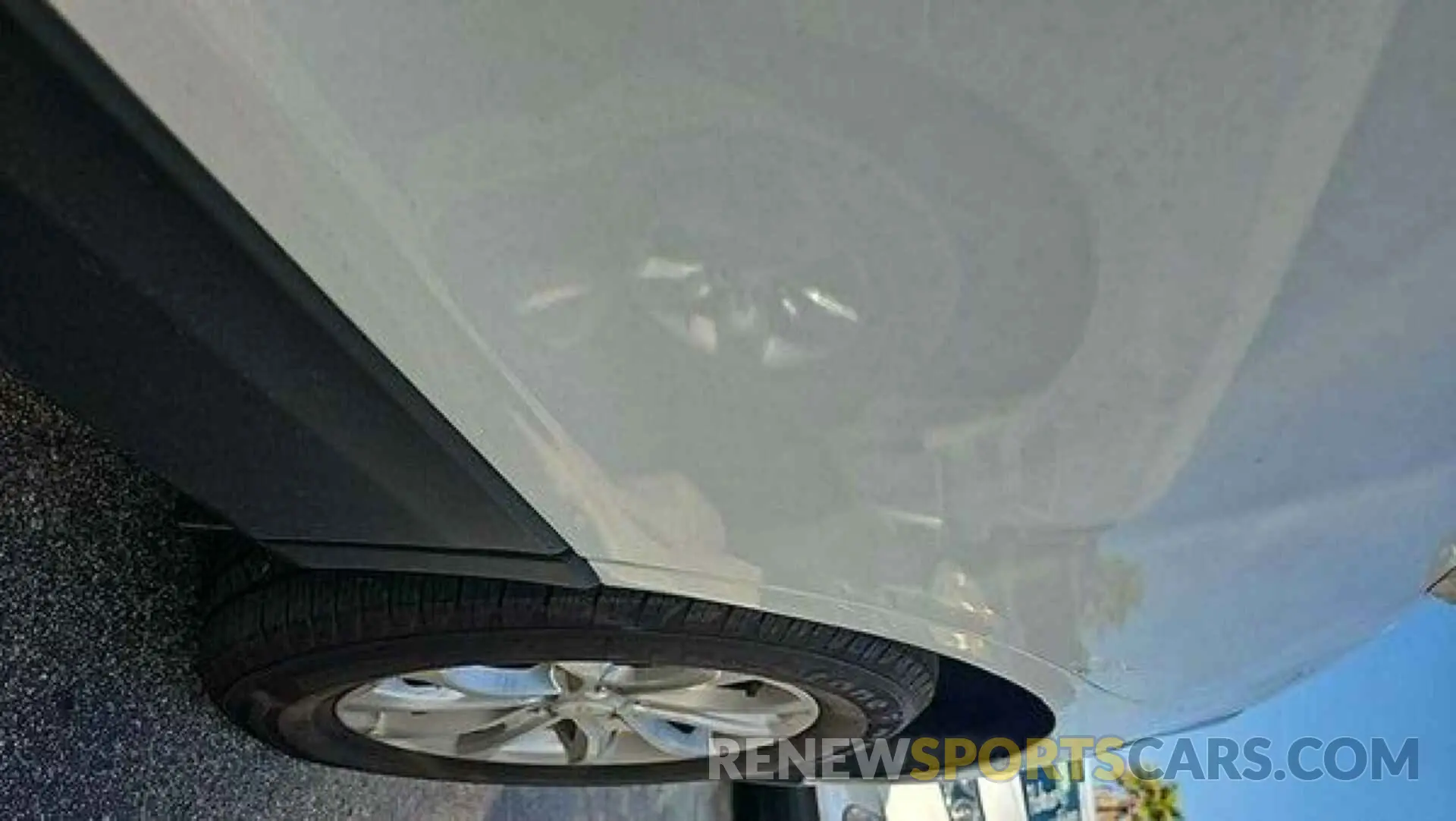 17 Photograph of a damaged car 2GNAXJEV1L6157694 CHEVROLET EQUINOX 2020