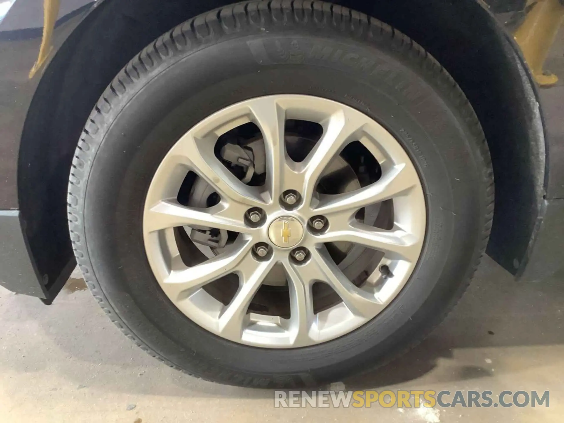 10 Photograph of a damaged car 2GNAXJEV1L6199217 CHEVROLET EQUINOX 2020