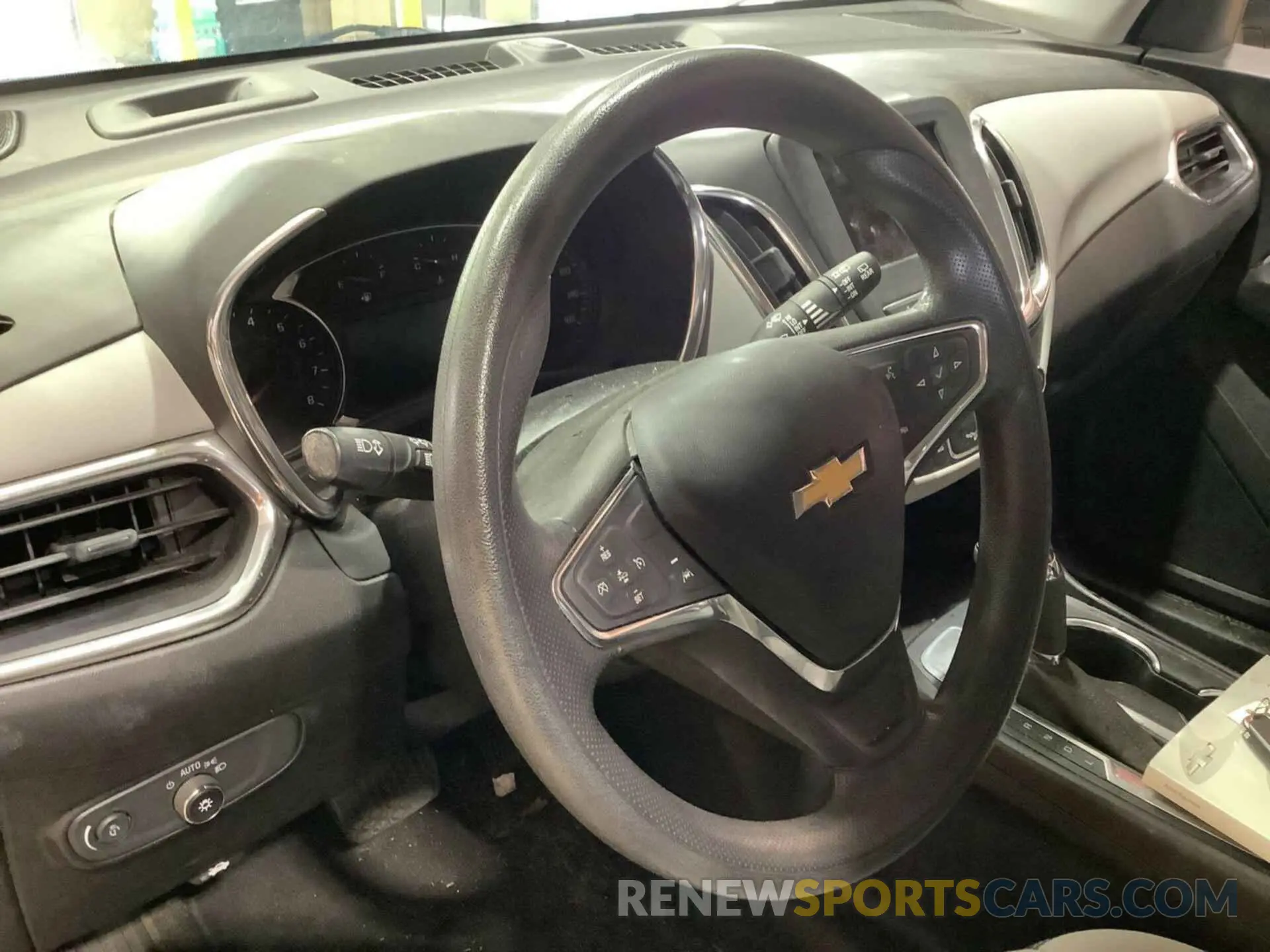 5 Photograph of a damaged car 2GNAXJEV1L6199217 CHEVROLET EQUINOX 2020